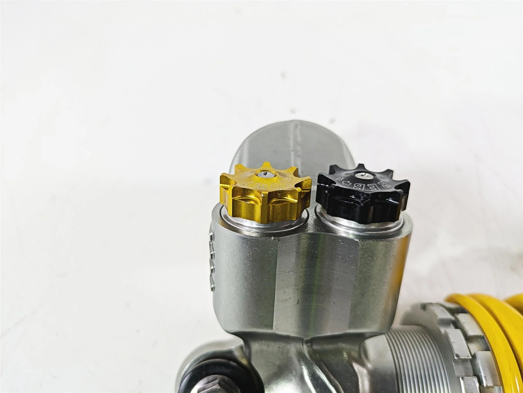 2020 Triumph Daytona 765 Moto2 Ohlins TTX Rear Suspension Shock Damper T2053603 - Image 4