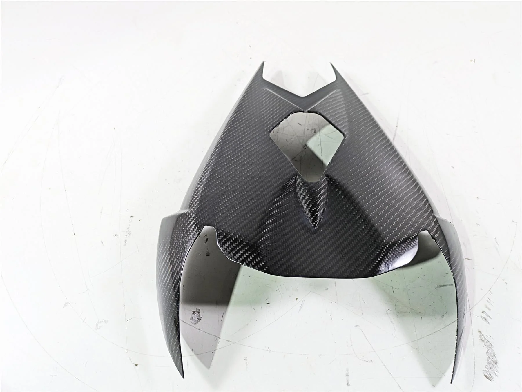 2020 Triumph Daytona 765 Moto2 Rear Lower Carbon Fender Cover -Damage T2309788 - Image 5