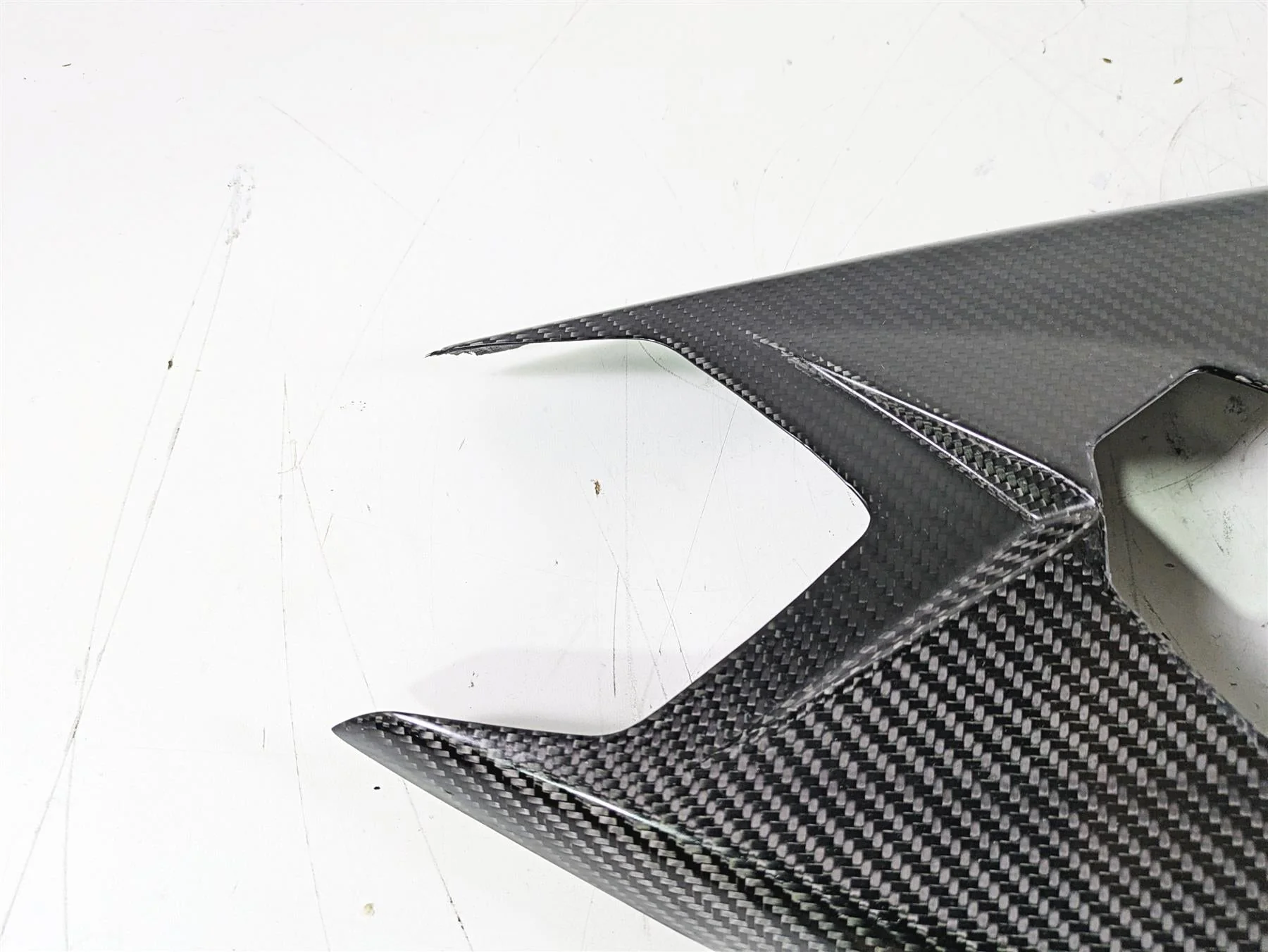 2020 Triumph Daytona 765 Moto2 Rear Lower Carbon Fender Cover -Damage T2309788 - Image 8