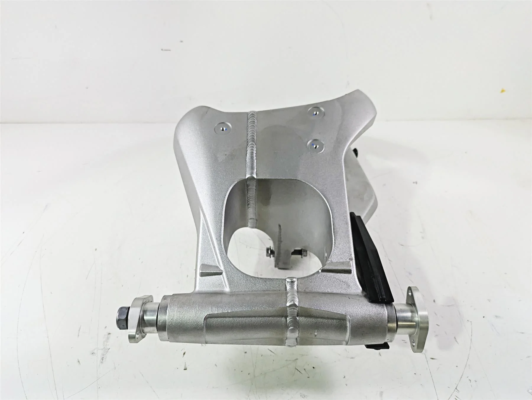 2020 Triumph Daytona 765 Moto2 Rear Swingarm Swing Arm & Axle T2050594 - Image 5