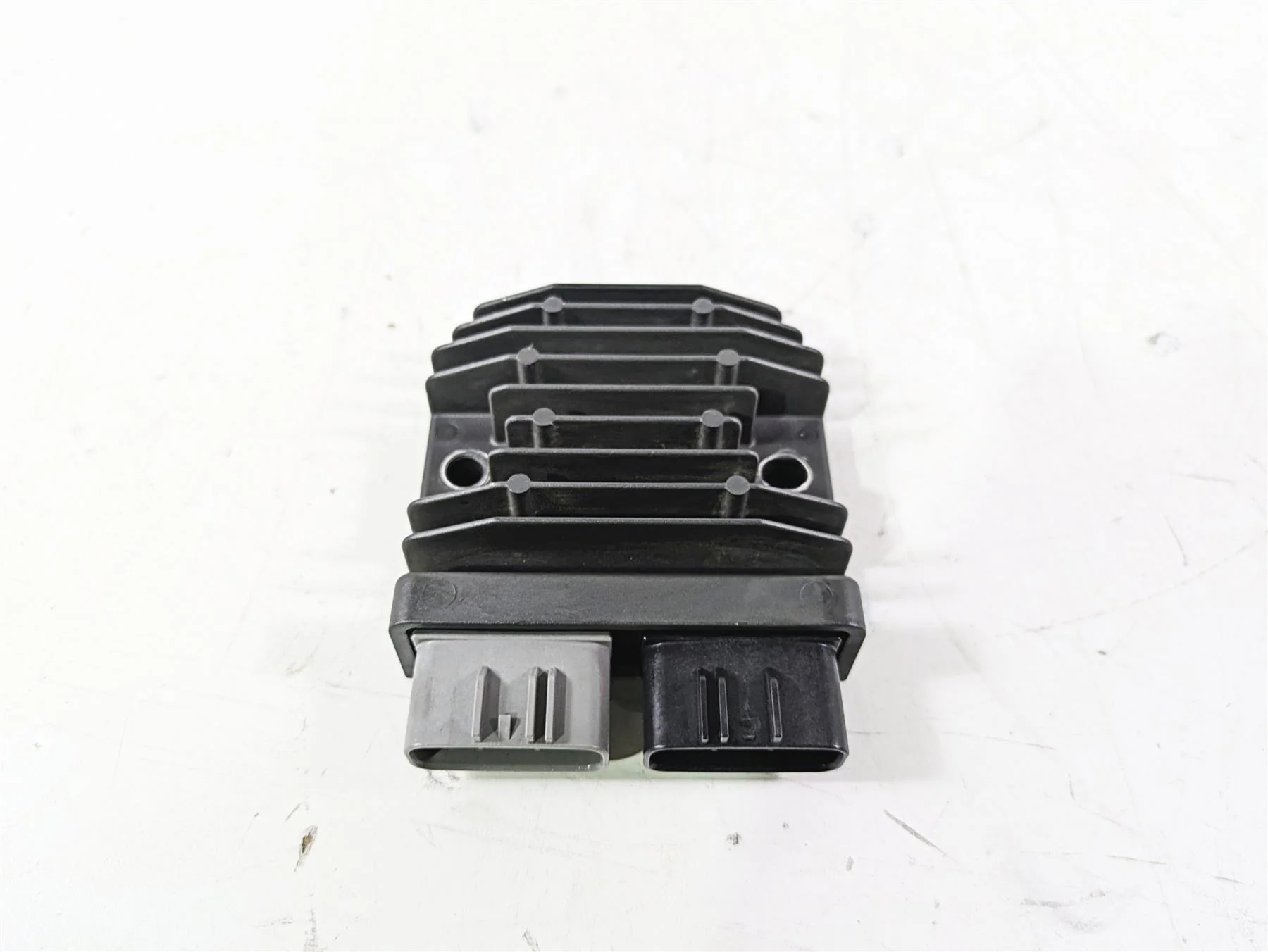 2020 Triumph Daytona 765 Moto2 Rectifier Voltage Regulators T1300675 FH020AA