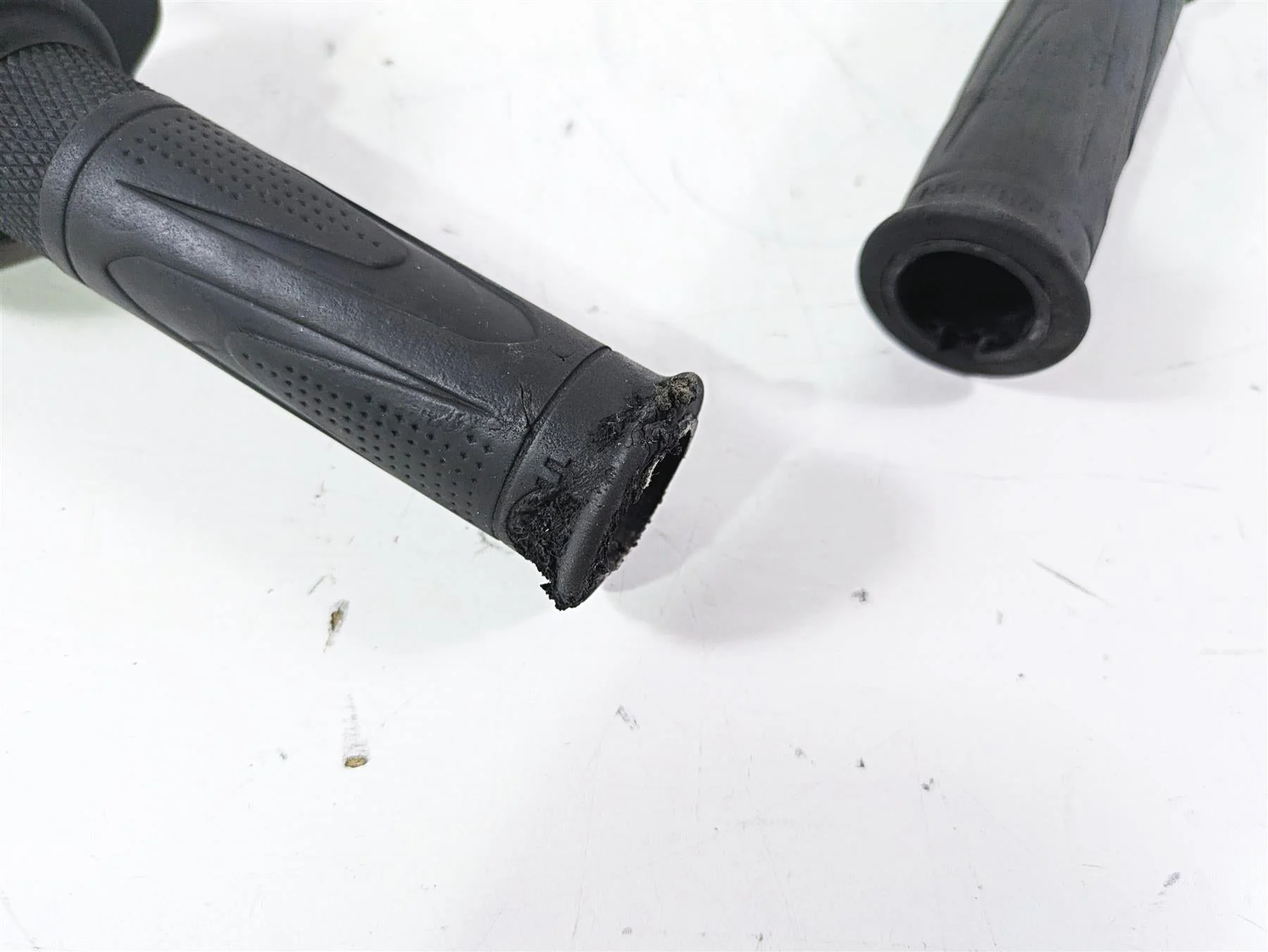 2020 Triumph Daytona 765 Moto2 Ride Fly By Wire Throttle Grip T2042226 - Image 3