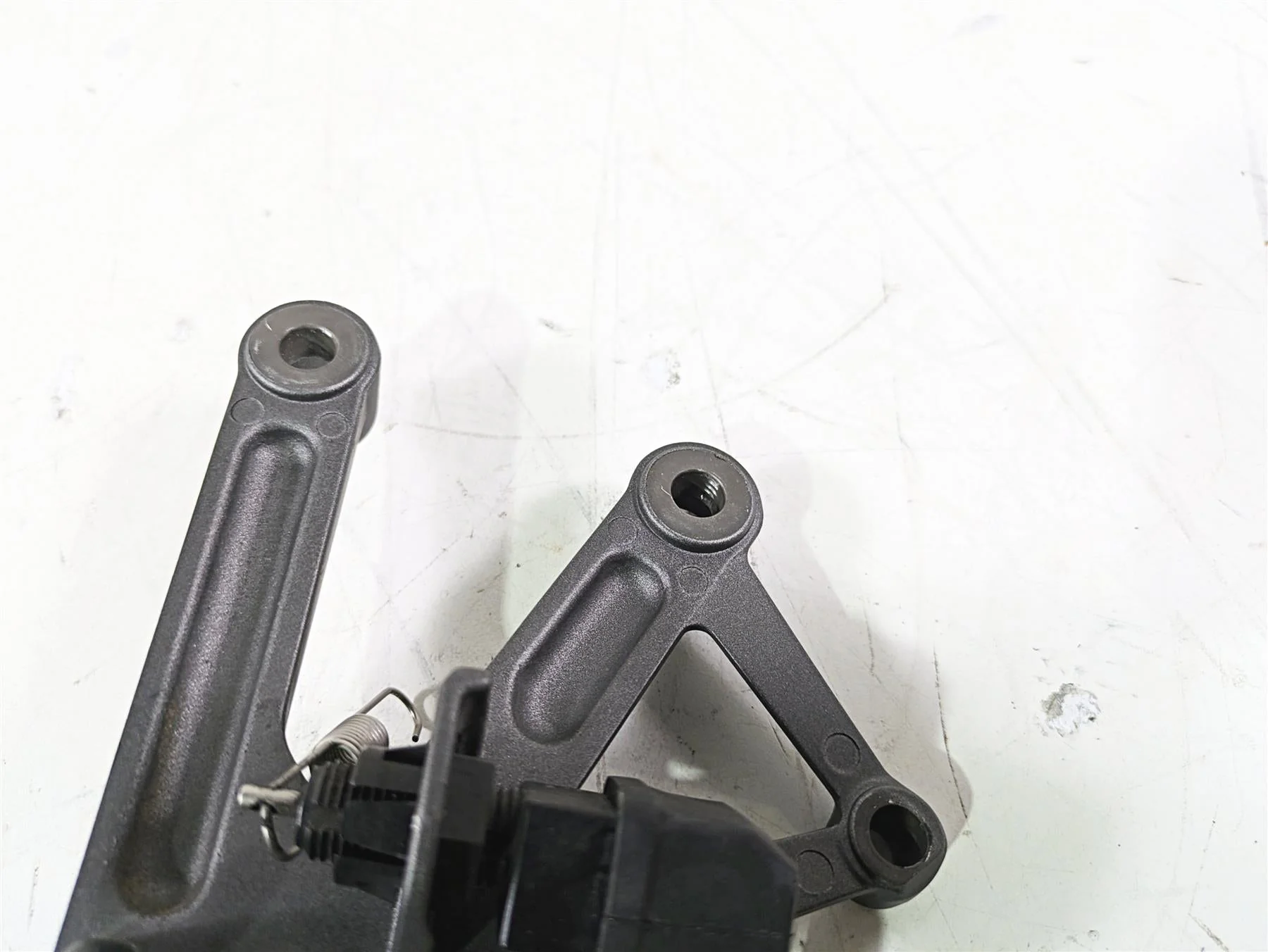 2020 Triumph Daytona 765 Moto2 Right Rider Footpeg Foot Rest Mount T2083382 - Image 10