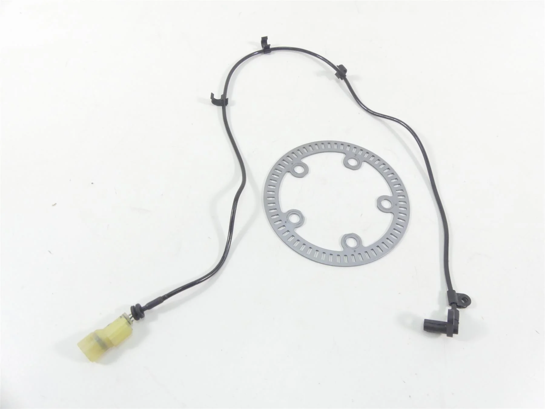 2020 Triumph Speed Triple RS 1050 Front Abs Brake Wheel Speed Sensor T2029270