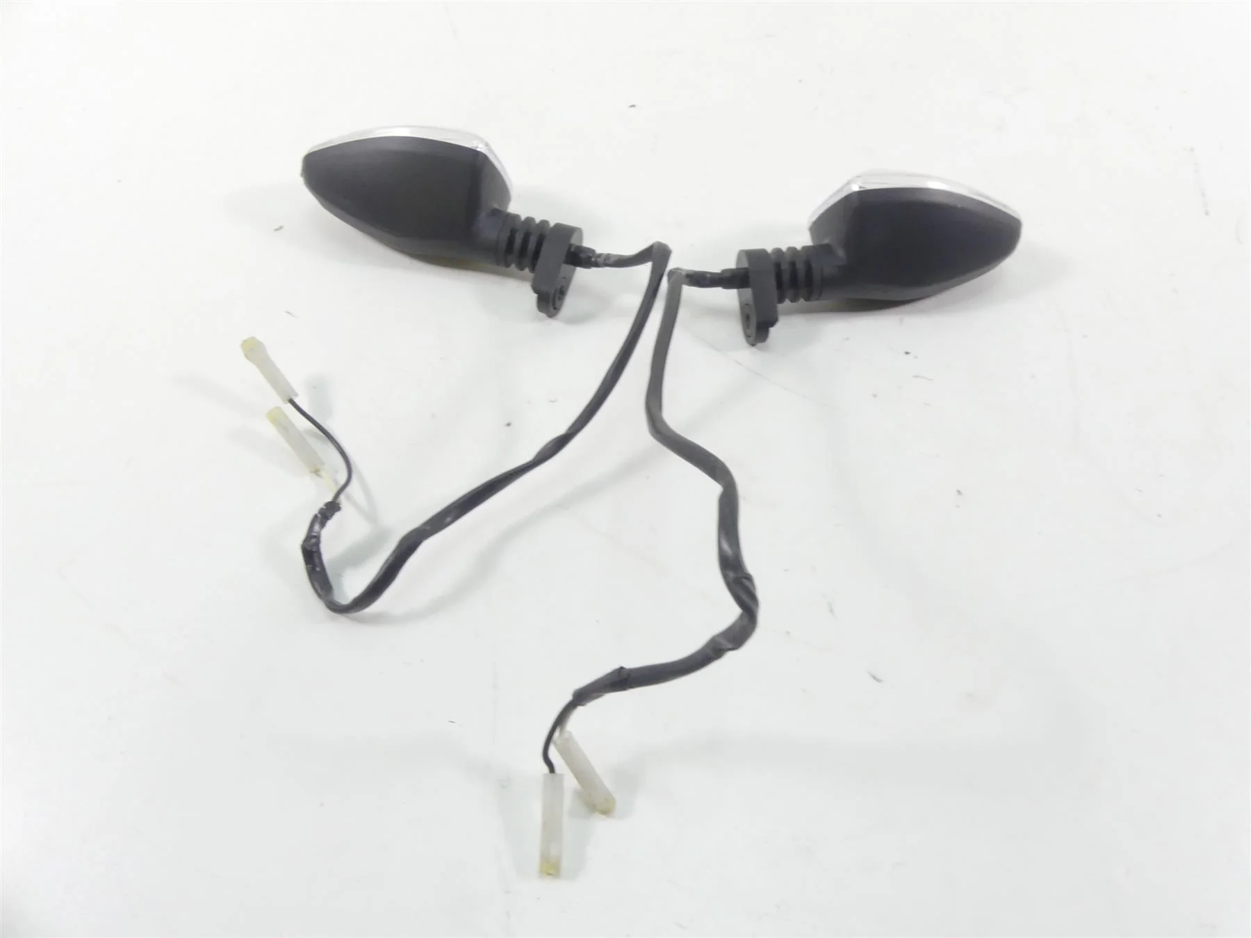 2020 Triumph Speed Triple RS 1050 Front Turn Signal Blinkers T2700891 T2700892 - Image 7