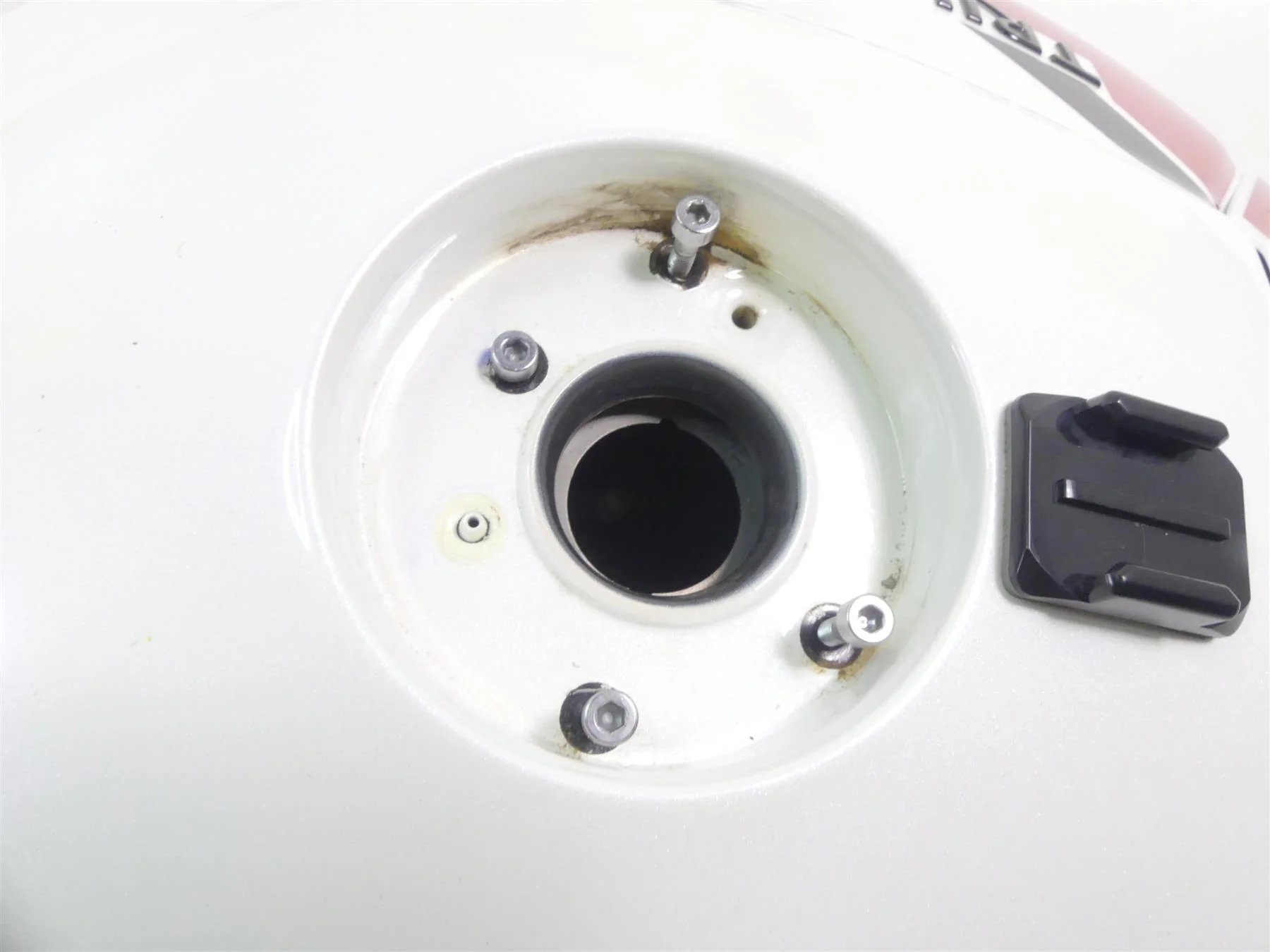 2020 Triumph Speed Triple RS 1050 Fuel Gas Petrol Tank & Cover -dents T2401393 - Image 10