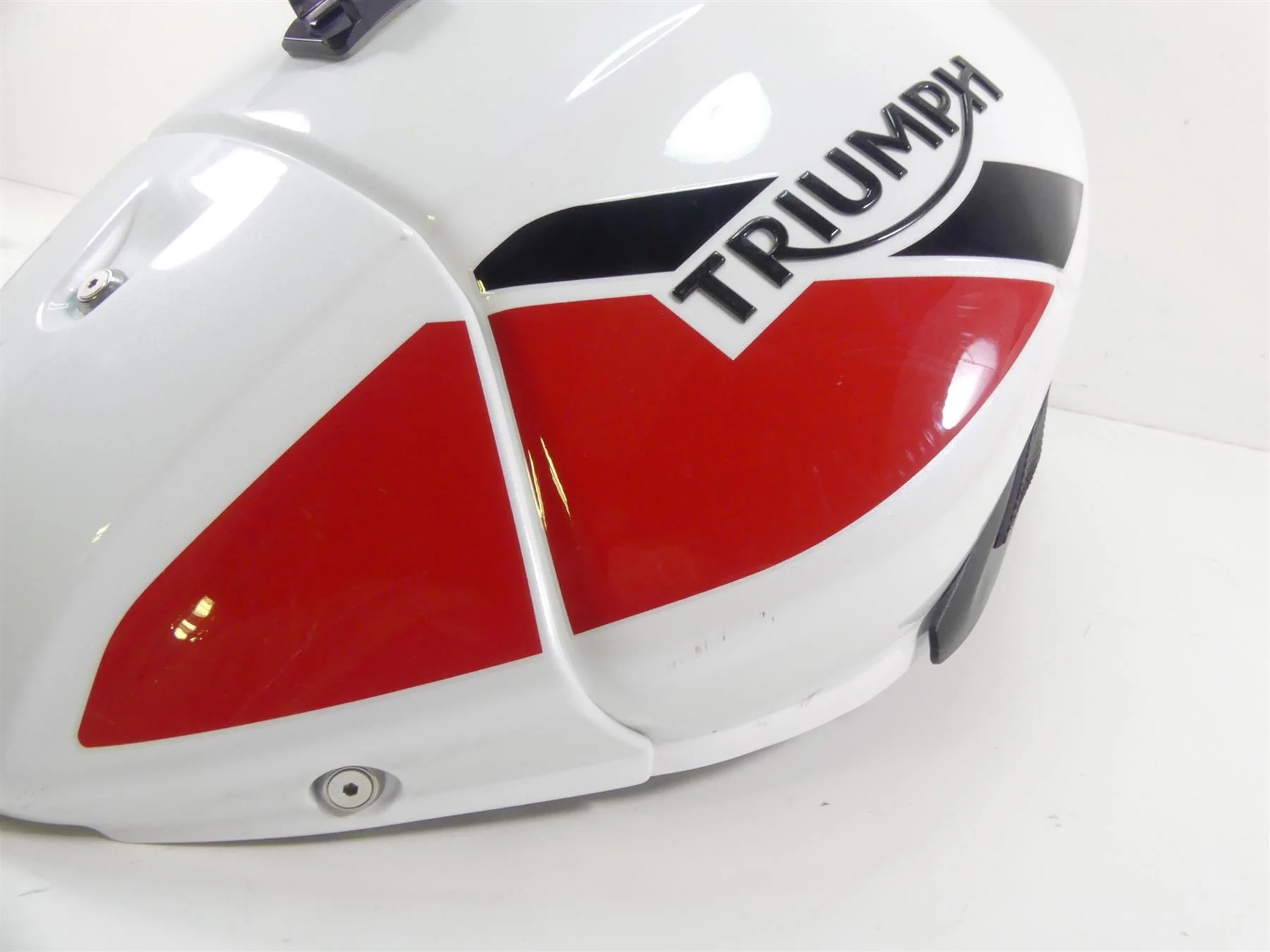2020 Triumph Speed Triple RS 1050 Fuel Gas Petrol Tank & Cover -dents T2401393 - Image 12