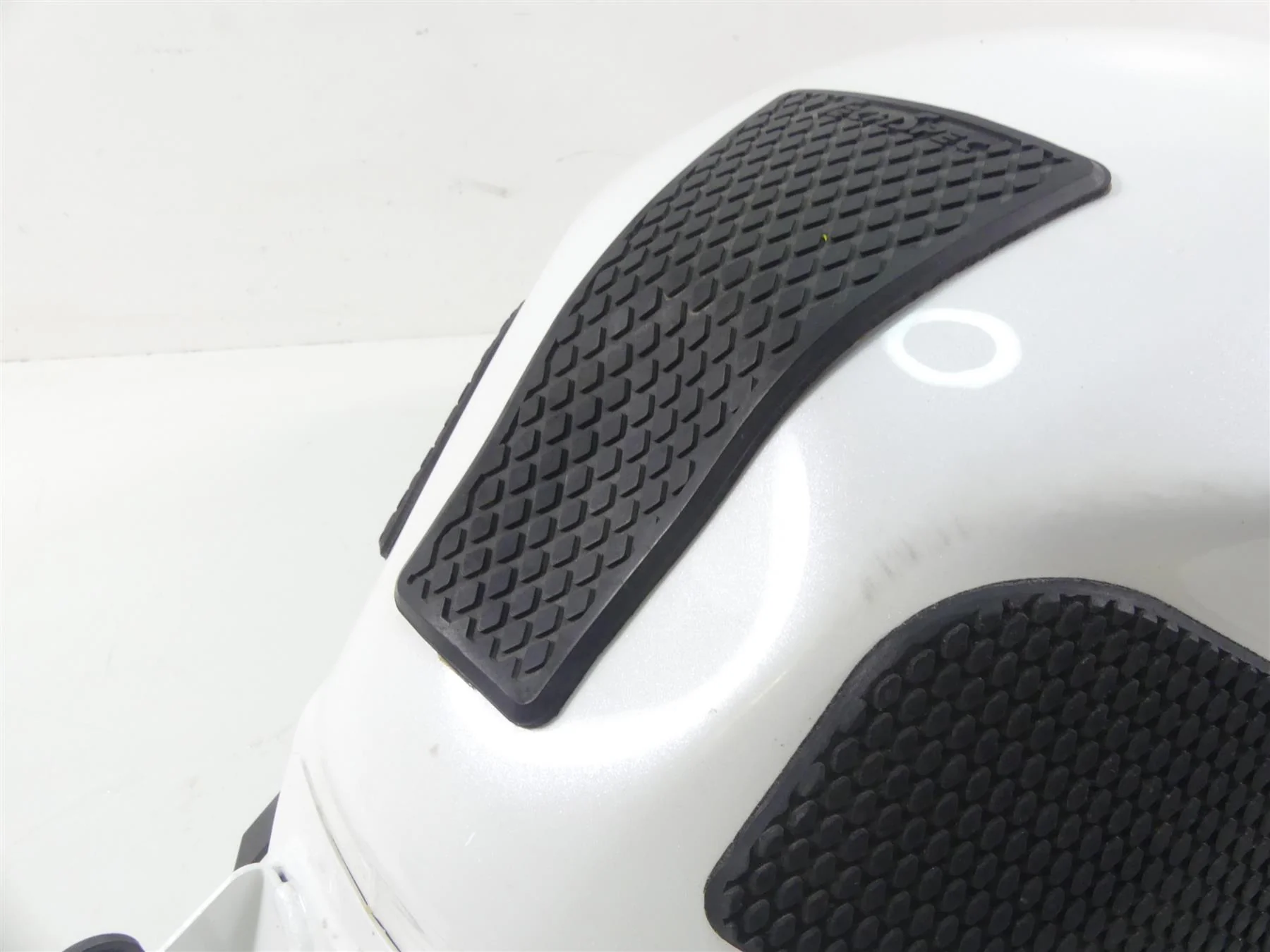 2020 Triumph Speed Triple RS 1050 Fuel Gas Petrol Tank & Cover -dents T2401393 - Image 6