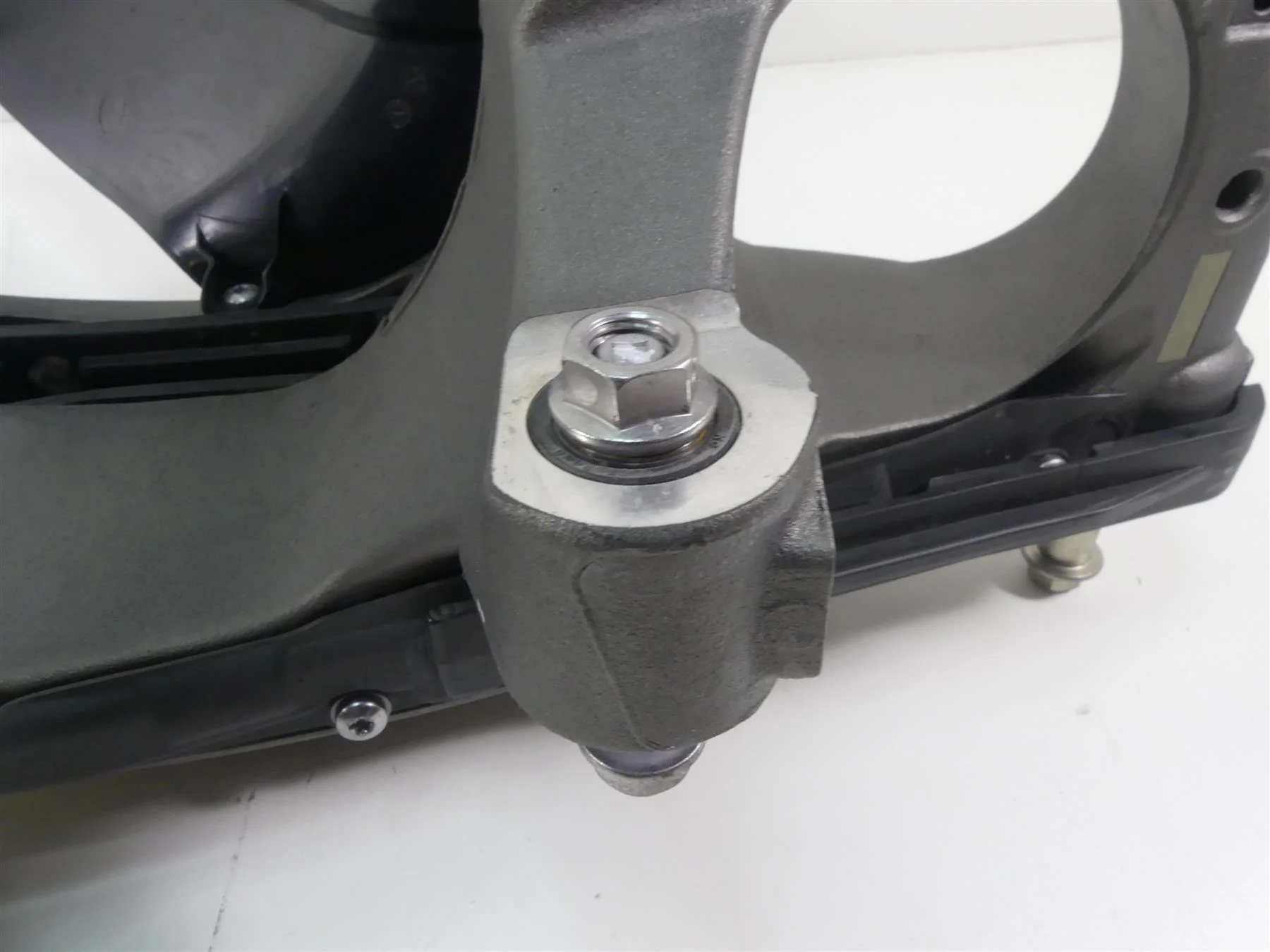 2020 Triumph Speed Triple RS 1050 Rear Swingarm & Axle Set T2059502 T2010257 - Image 3