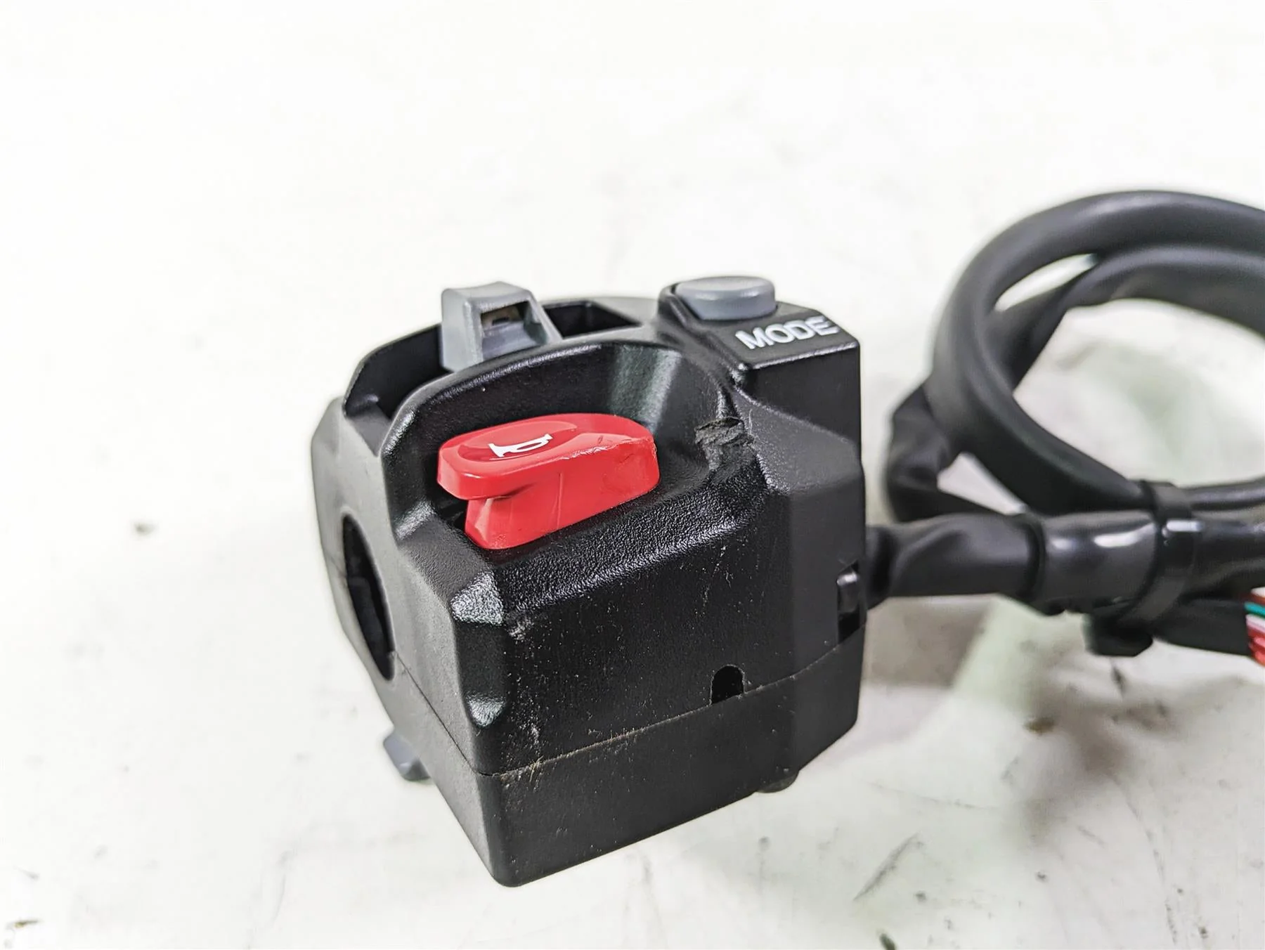 2020 Triumph Street Scrambler 900 Left Hand Control Switch T2042241 - Image 10