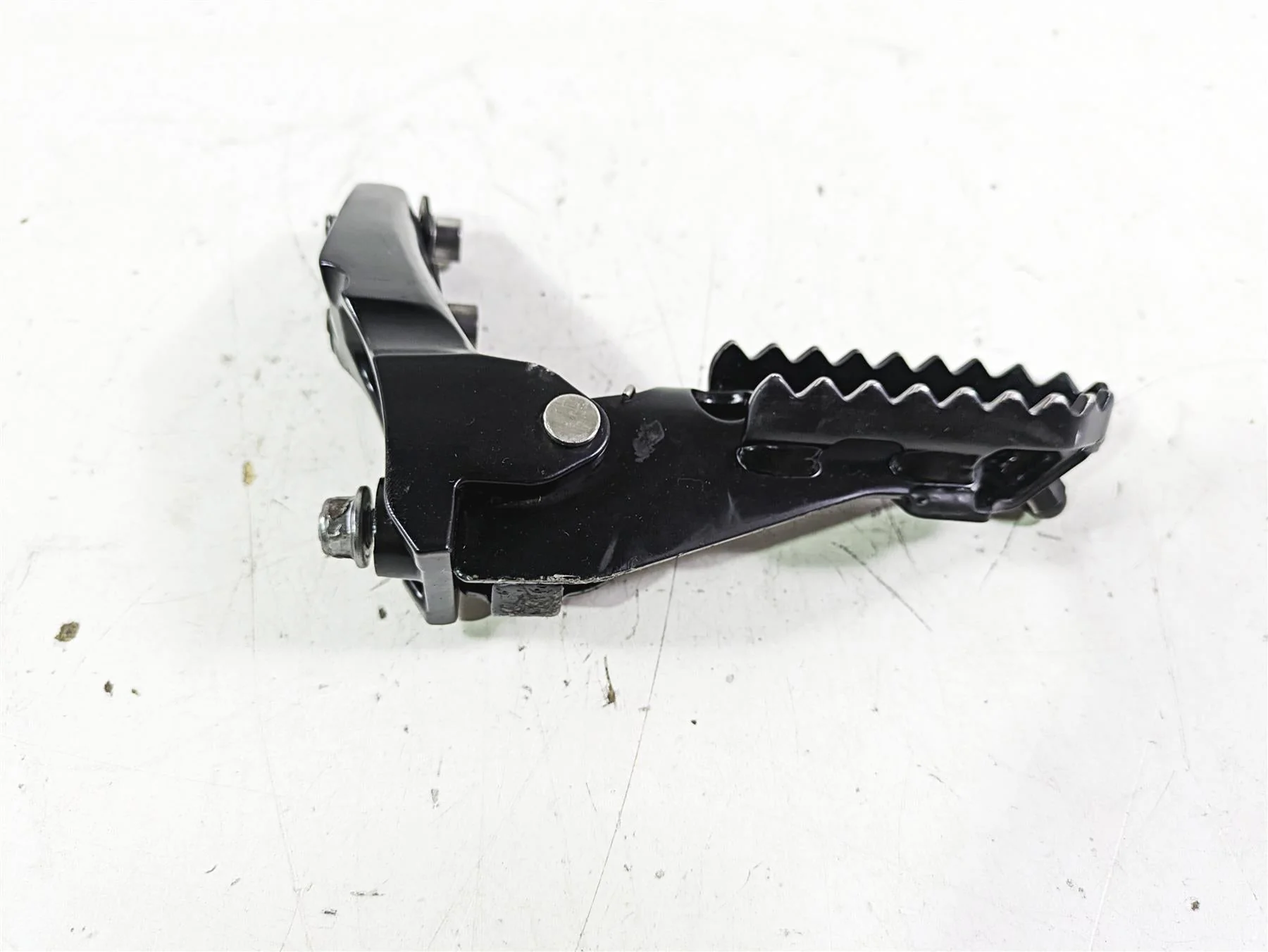 2020 Triumph Street Scrambler 900 Left Rider Footpeg Foot Peg T2082356 - Image 4