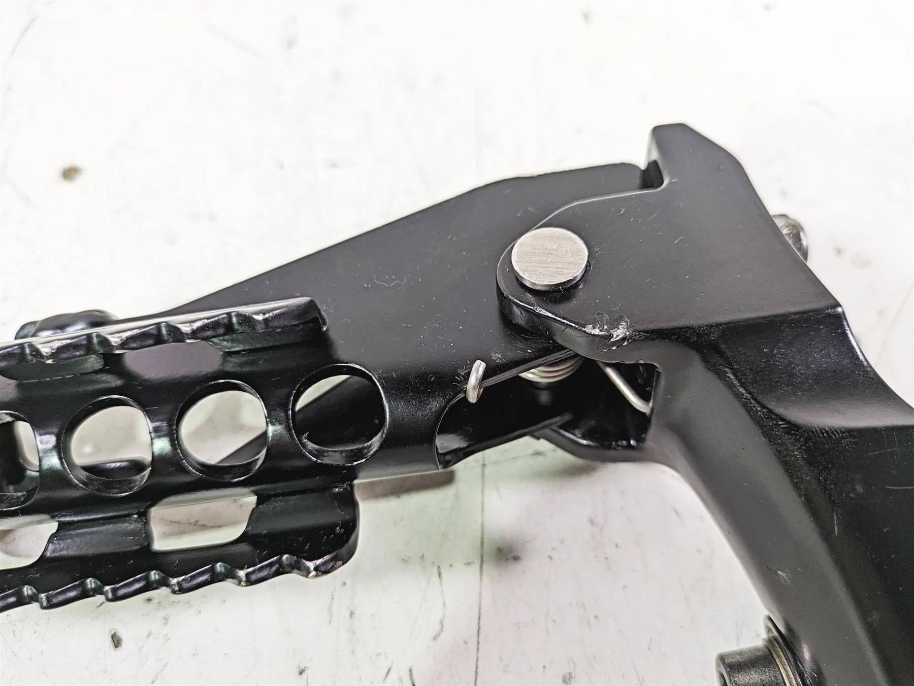 2020 Triumph Street Scrambler 900 Left Rider Footpeg Foot Peg T2082356 - Image 7