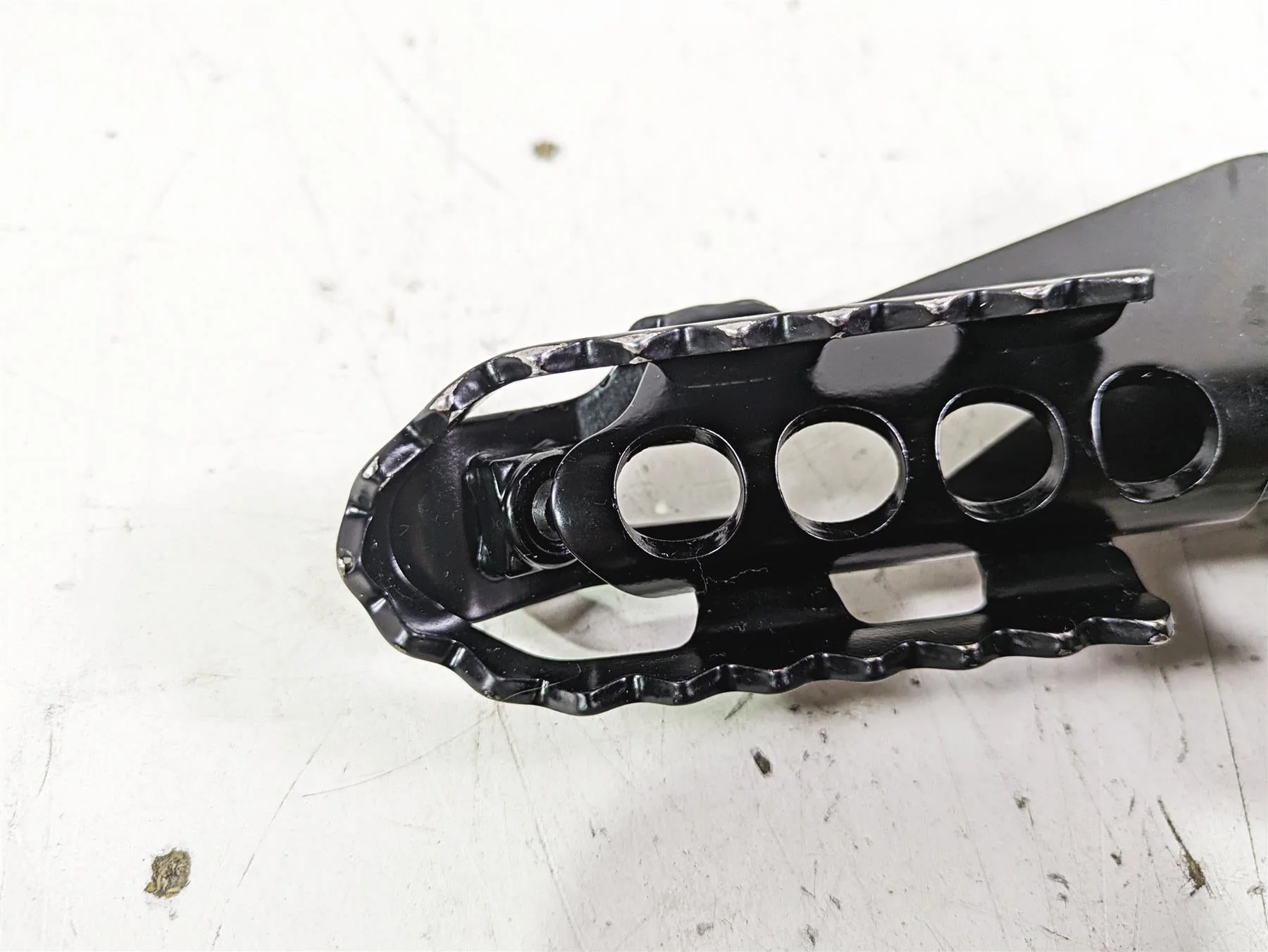 2020 Triumph Street Scrambler 900 Left Rider Footpeg Foot Peg T2082356 - Image 8