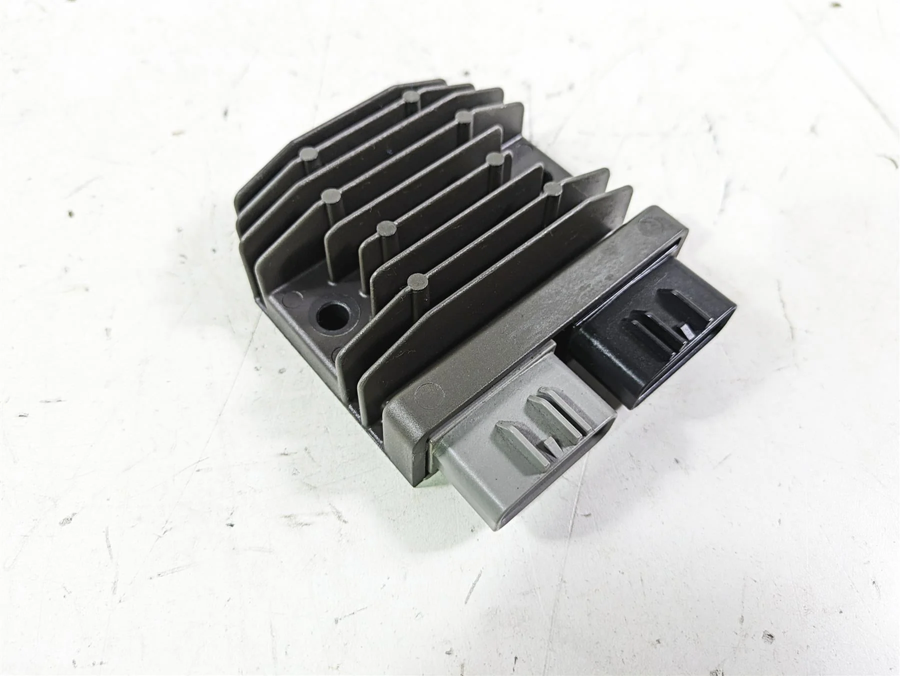 2020 Triumph Street Scrambler 900 Rectifier Voltage Regulator FH020AA 1300675