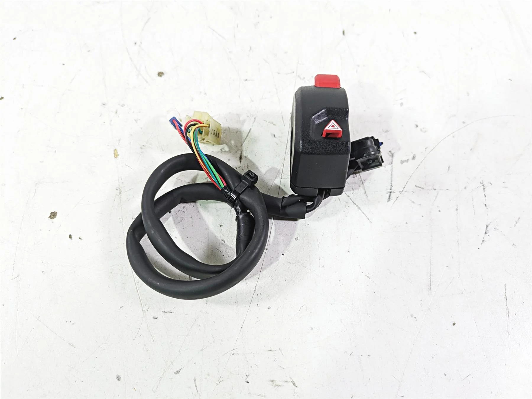2020 Triumph Street Scrambler 900 Right Hand Control Switch T2041708 - Image 2