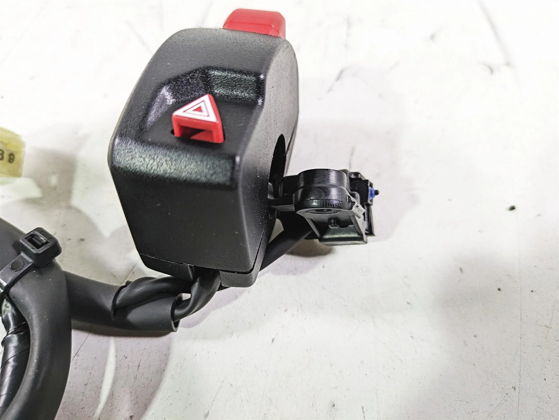 2020 Triumph Street Scrambler 900 Right Hand Control Switch T2041708 - Image 7
