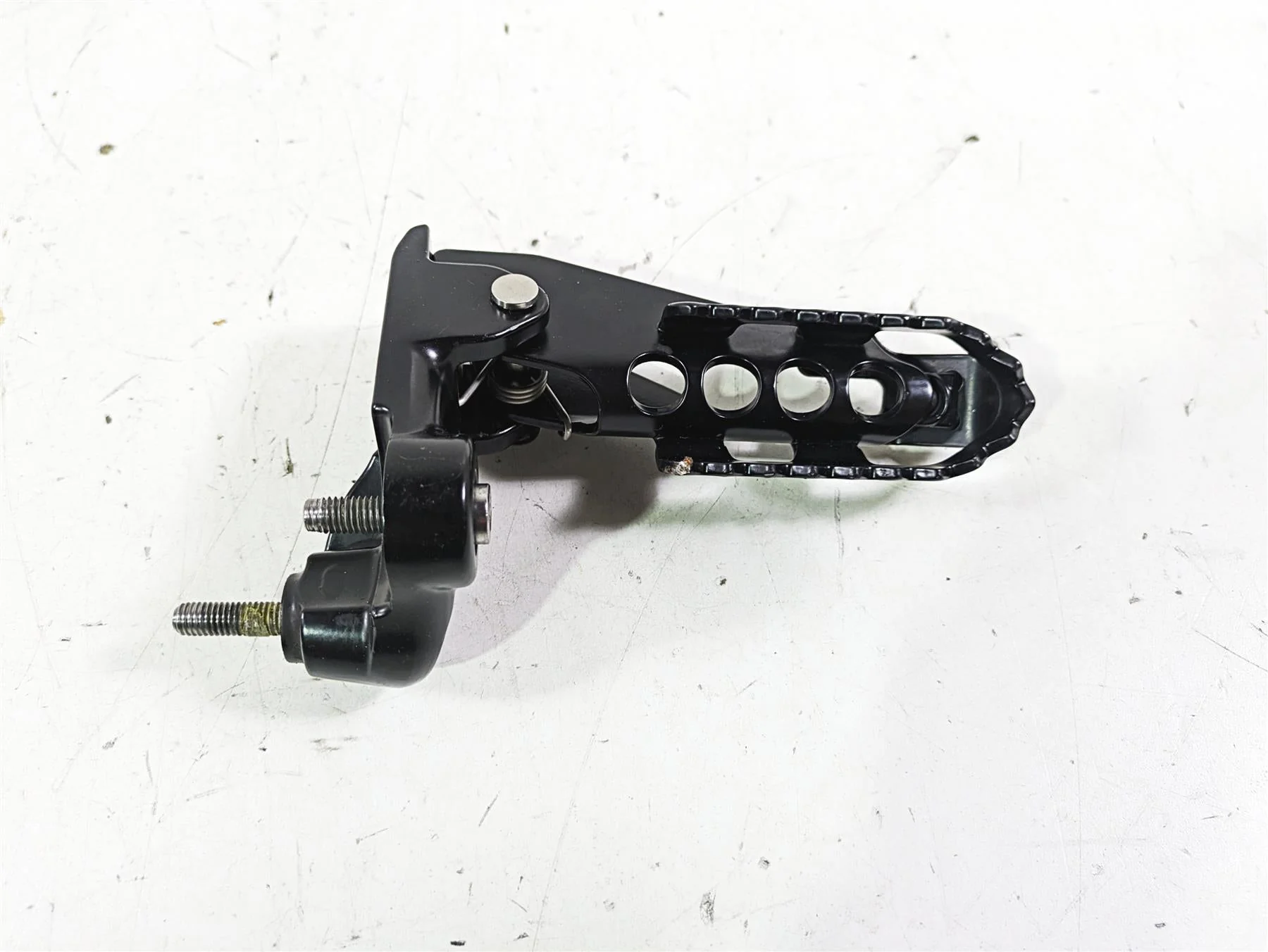 2020 Triumph Street Scrambler 900 Right Rider Footpeg Foot Peg T2081790 - Image 4
