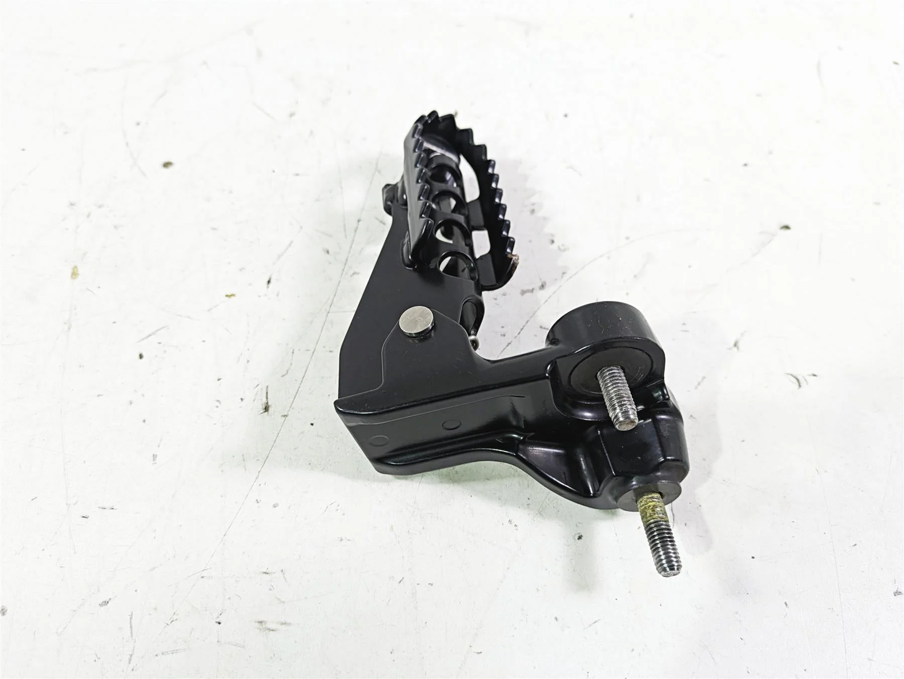 2020 Triumph Street Scrambler 900 Right Rider Footpeg Foot Peg T2081790 - Image 5