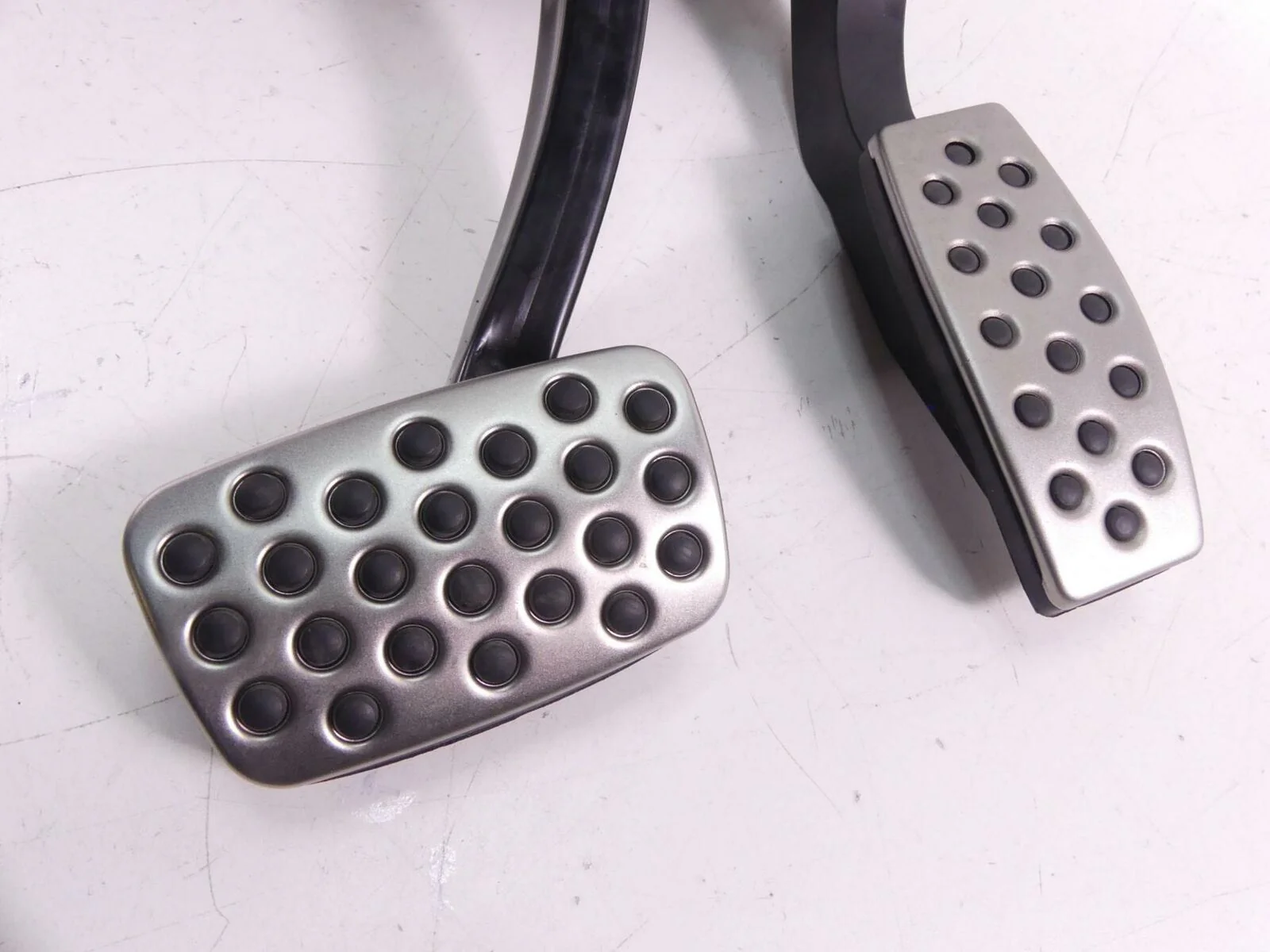2020 Vanderhall Venice BlackJack Accelerate Throttle Brake Pedal Set 64657619 - Image 9