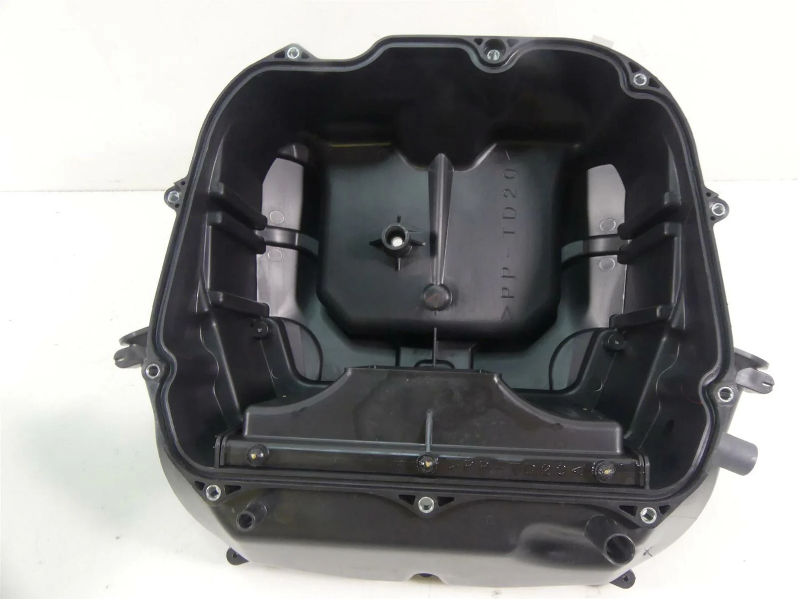 2020 Yamaha VMX17 1700 Air Box Filter Breather Cleaner Set 2S3-14411-00-00 - Image 11