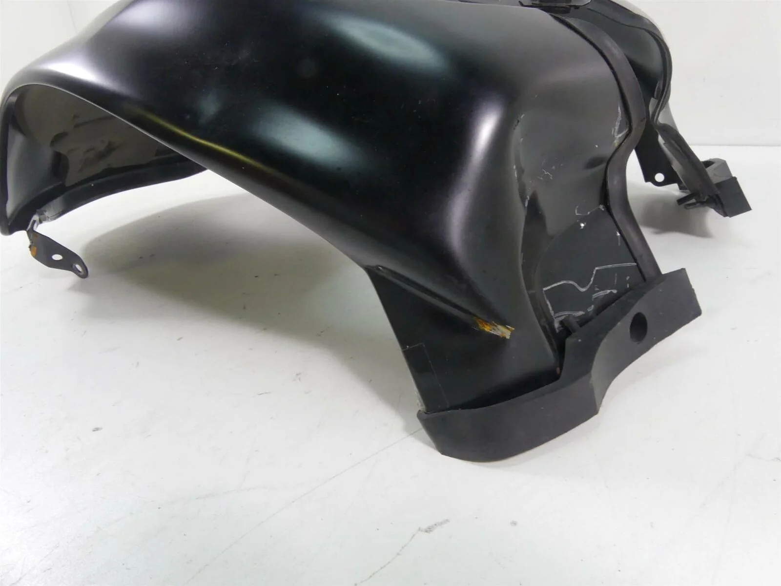 2020 Yamaha VMX17 1700 Center Fuel Gas Tank Air Box Cover - Dent 2S3-2171A-00-PA - Image 4