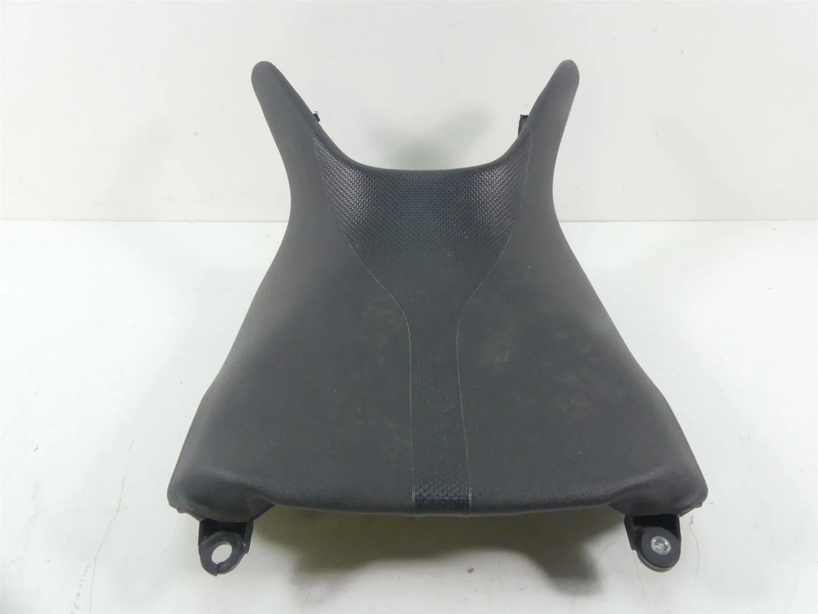 2020 Yamaha VMX17 1700 Front Drive Rider Saddle Seat - Read 2S3-24710-10-00 - Image 2