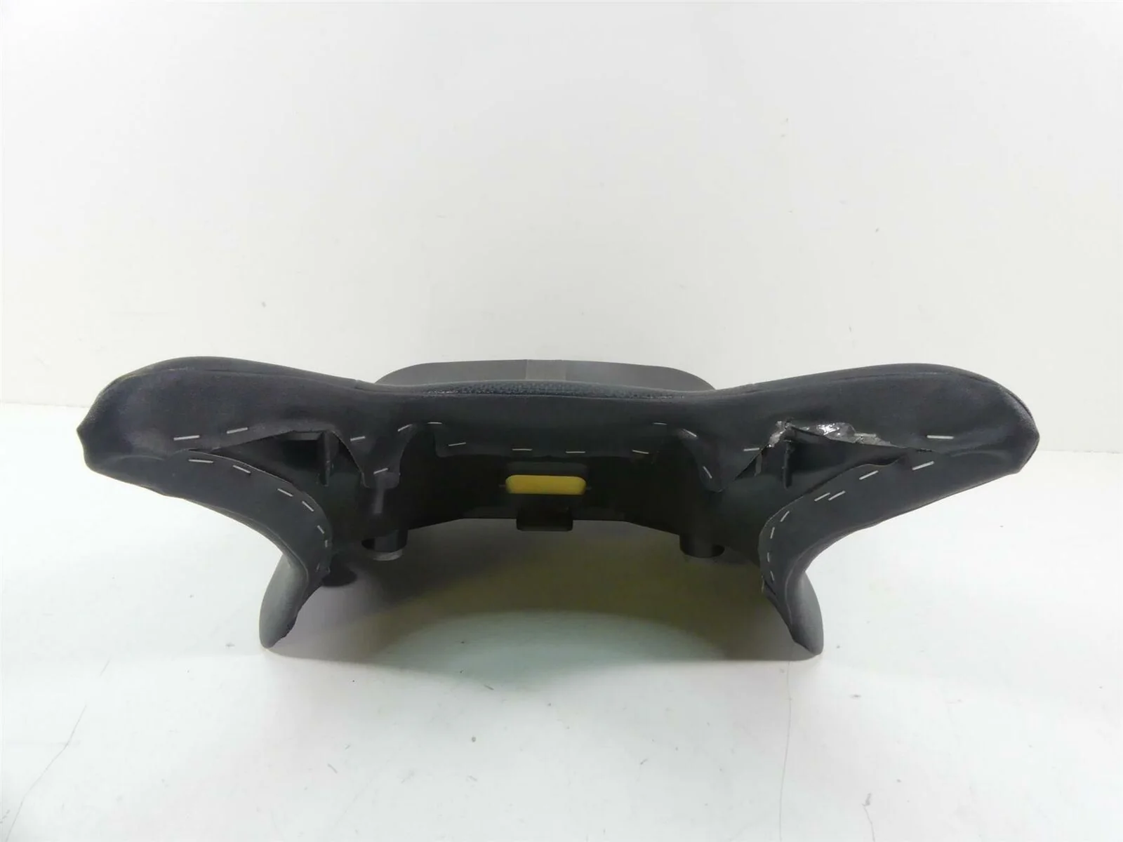2020 Yamaha VMX17 1700 Front Drive Rider Saddle Seat - Read 2S3-24710-10-00 - Image 4
