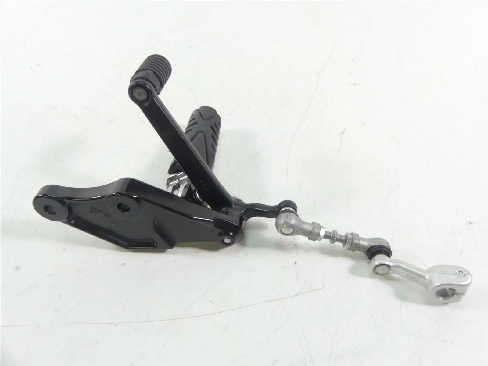 2020 Yamaha VMX17 1700 Left Footpeg Foot Peg + Gear Shifter Set 2S3-27442-10-00 - Image 2