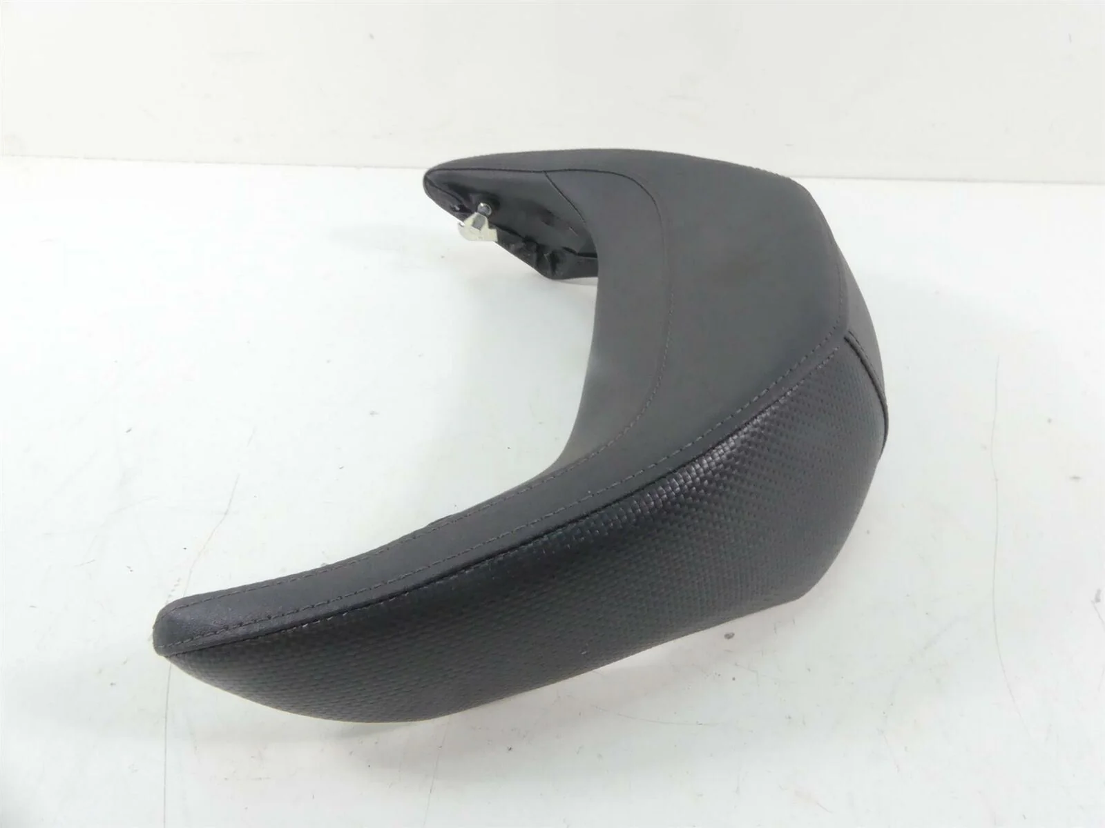 2020 Yamaha VMX17 1700 Middle Mid Seat Saddle Section Backrest 2S3-24790-10-00 - Image 3