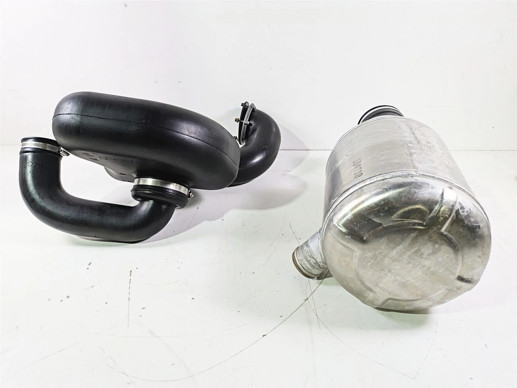2020 Yamaha Waverunner VX1050 Deluxe Exhaust Water Lock & Tank F4G-U7550-02-00 - Image 12