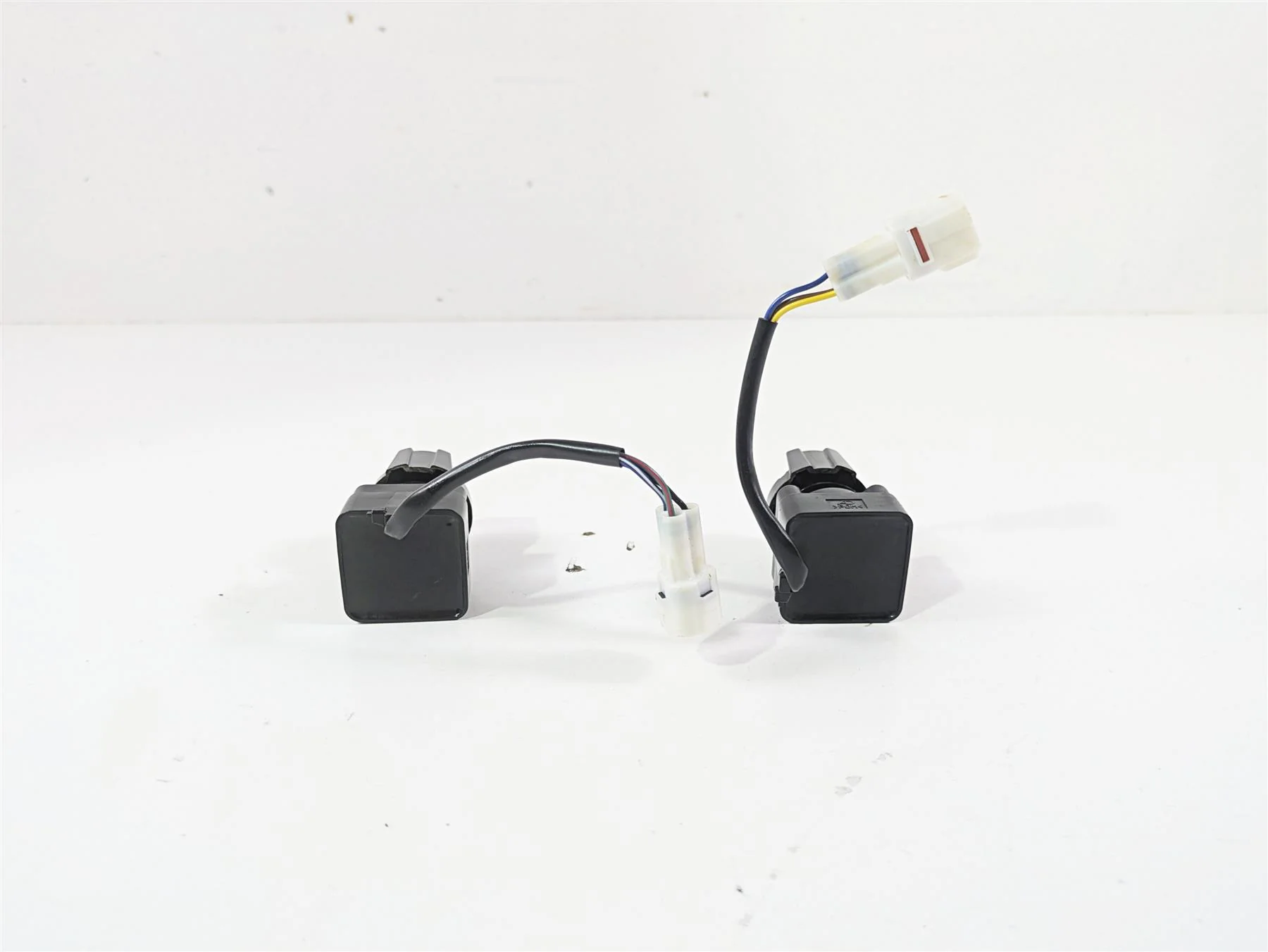 2020 Yamaha YXZ1000 R SS XTR 2 Wheel Drive & Light Switch Set 1XD-H2510-11-00 - Image 4