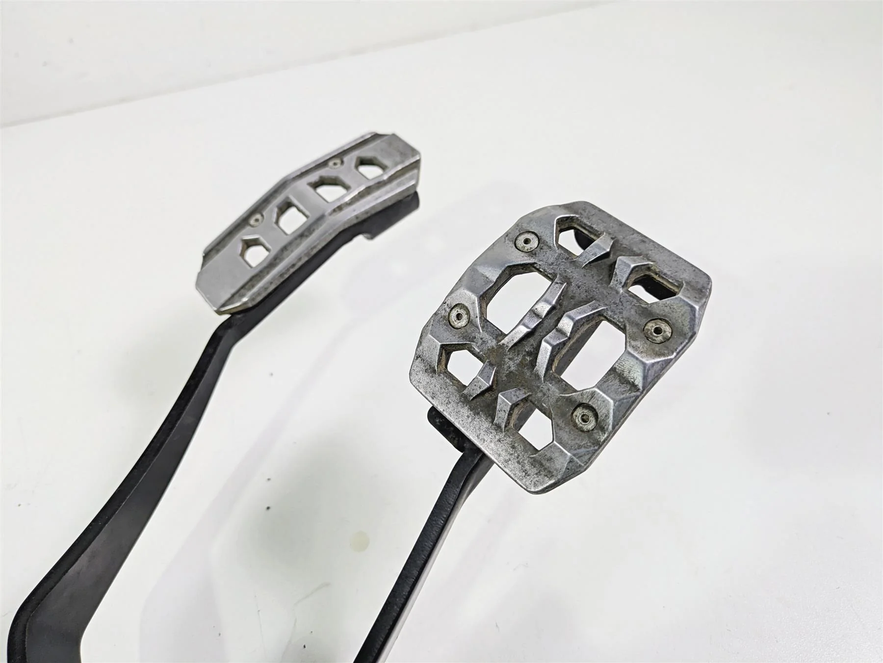 2020 Yamaha YXZ1000 R SS XTR Foot Pedal & Mount Set B57-F2548-01-00 - Image 11