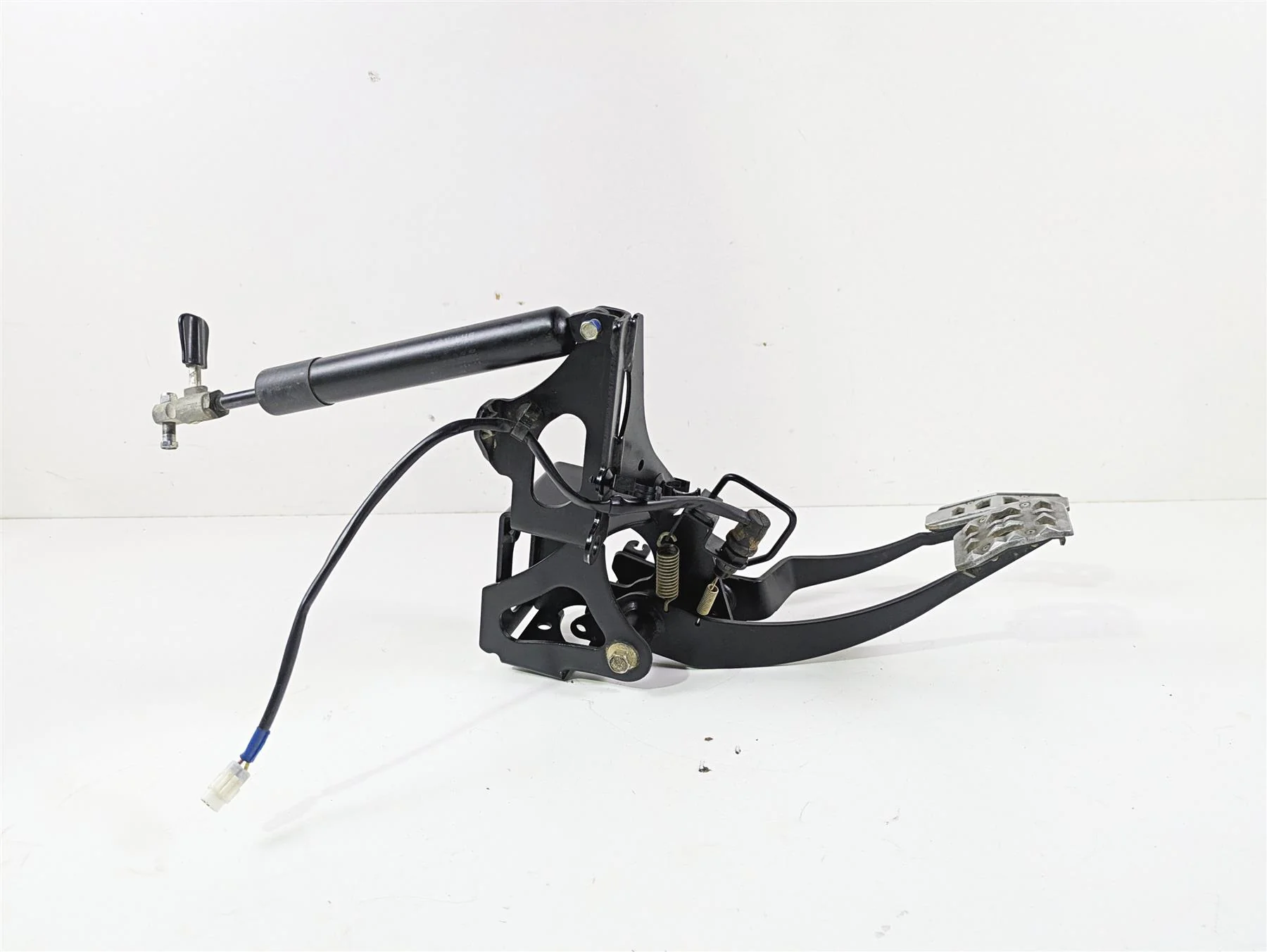 2020 Yamaha YXZ1000 R SS XTR Foot Pedal & Mount Set B57-F2548-01-00 - Image 3