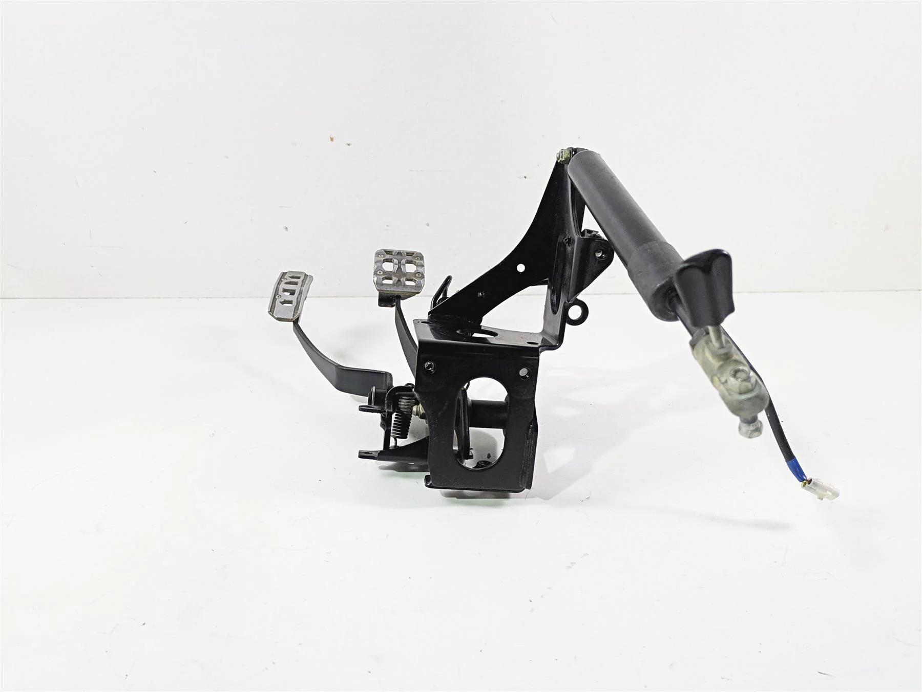 2020 Yamaha YXZ1000 R SS XTR Foot Pedal & Mount Set B57-F2548-01-00 - Image 4