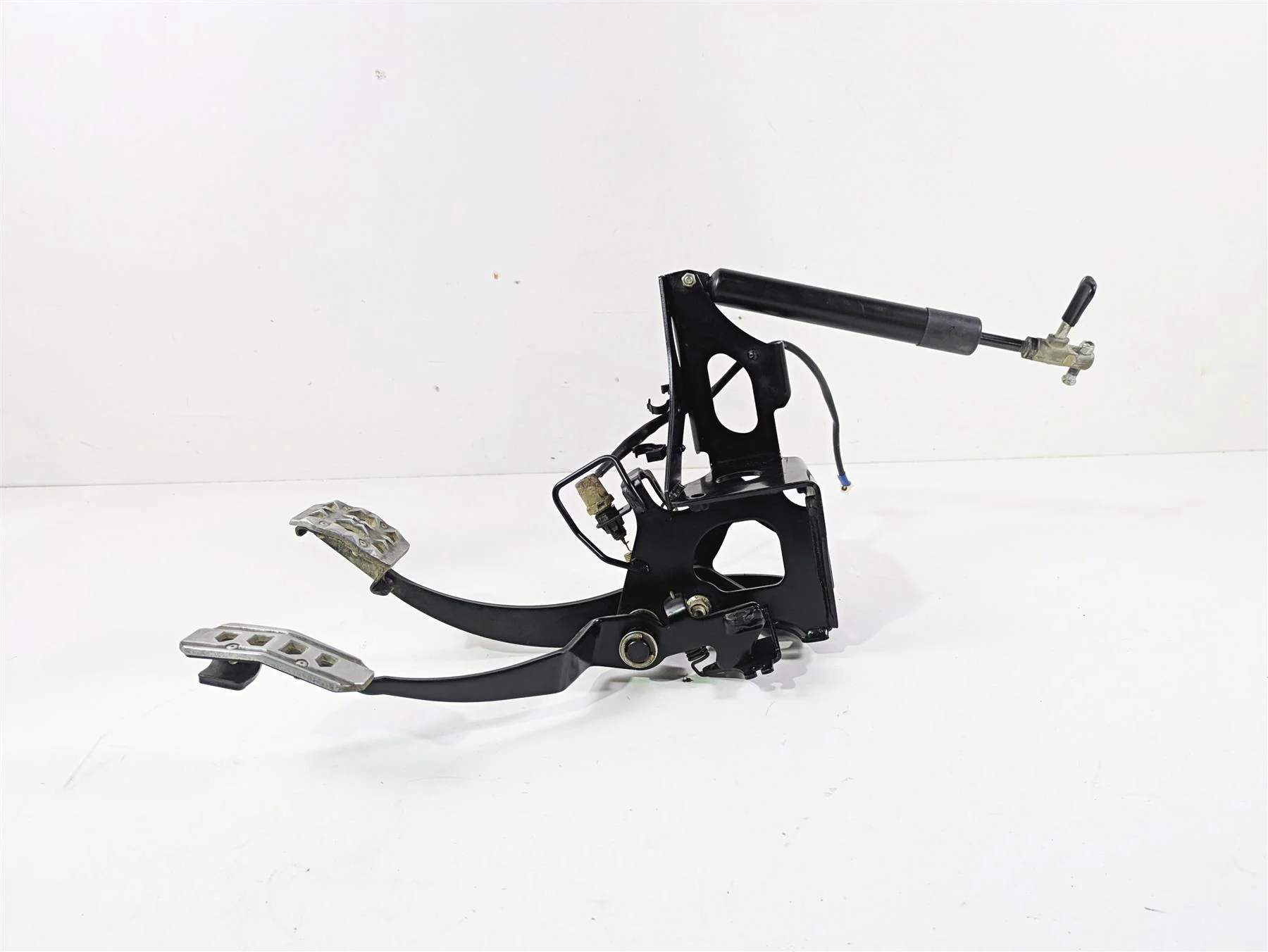 2020 Yamaha YXZ1000 R SS XTR Foot Pedal & Mount Set B57-F2548-01-00 - Image 5