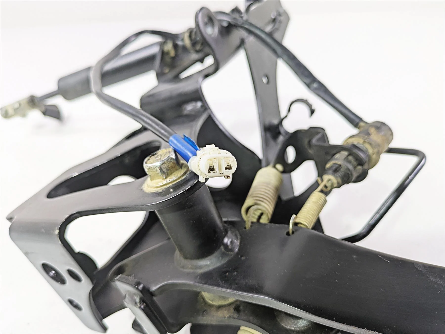 2020 Yamaha YXZ1000 R SS XTR Foot Pedal & Mount Set B57-F2548-01-00 - Image 8