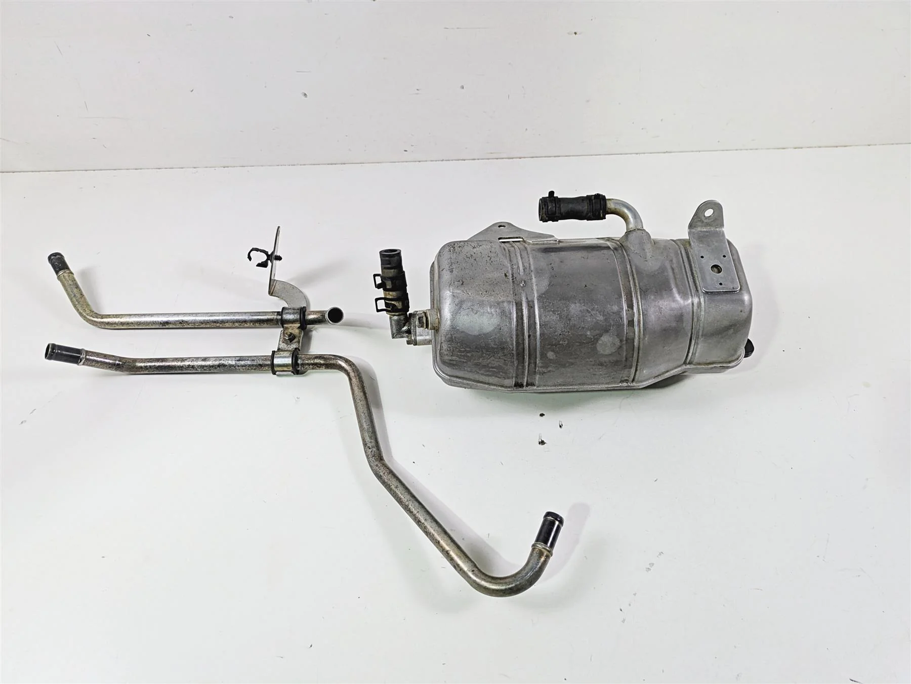 2020 Yamaha YXZ1000 R SS XTR Oil Tank Reservoir 2HC-21751-01-00 2HC-21751-02-00