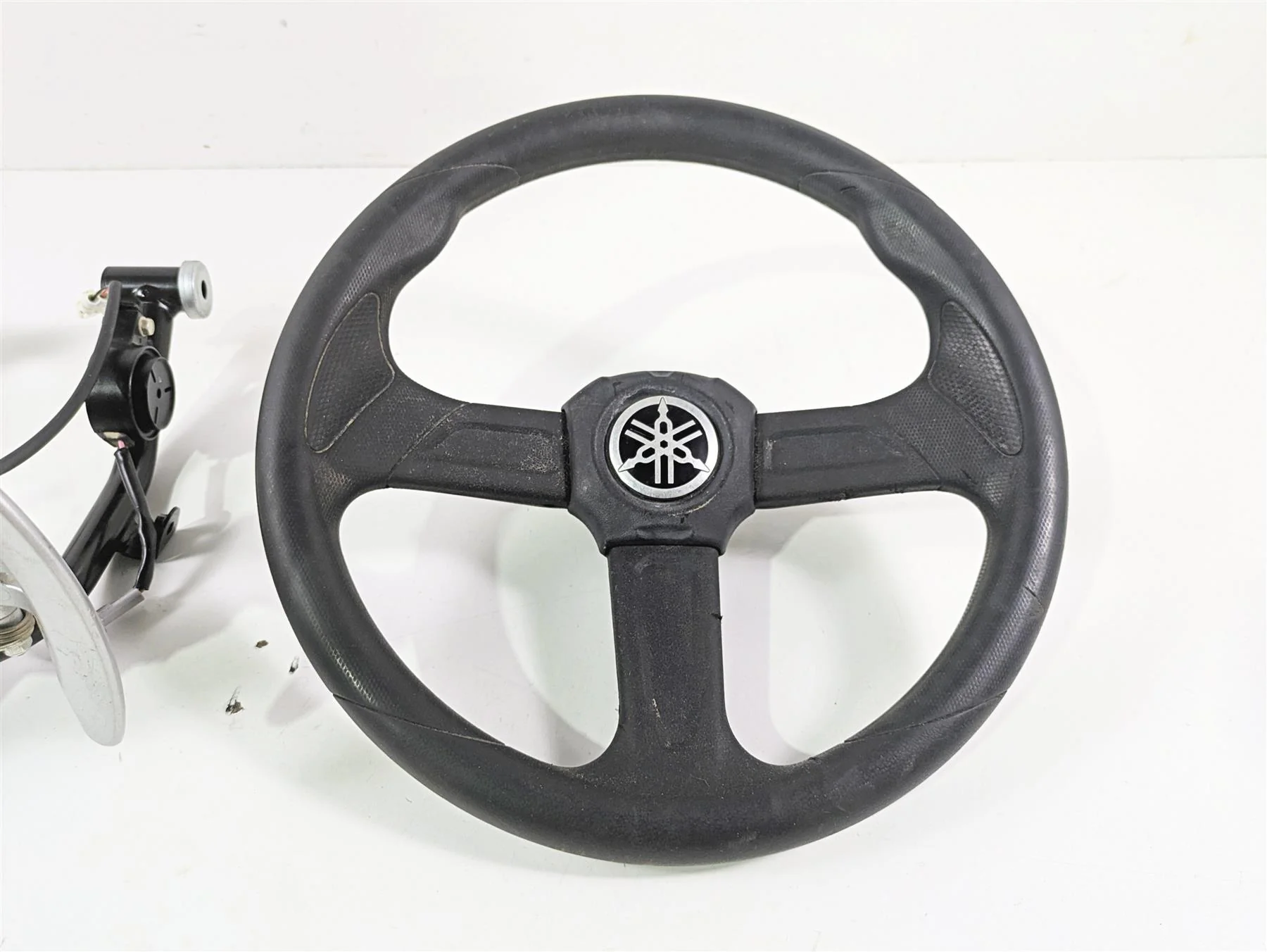 2020 Yamaha YXZ1000 R SS XTR Steering Wheel Mount Shift Paddles 2HC-F3838-02-00 - Image 3