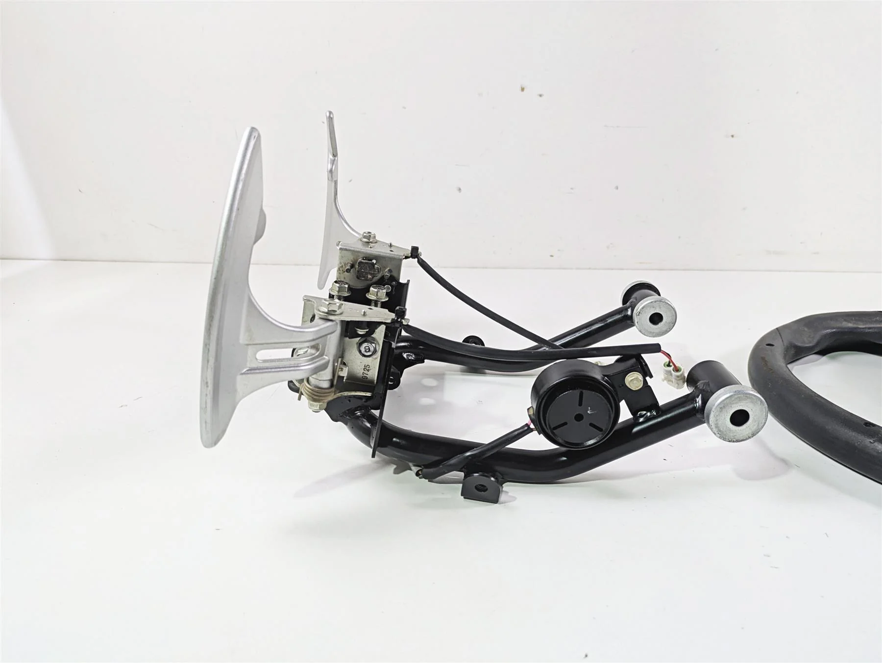 2020 Yamaha YXZ1000 R SS XTR Steering Wheel Mount Shift Paddles 2HC-F3838-02-00 - Image 6