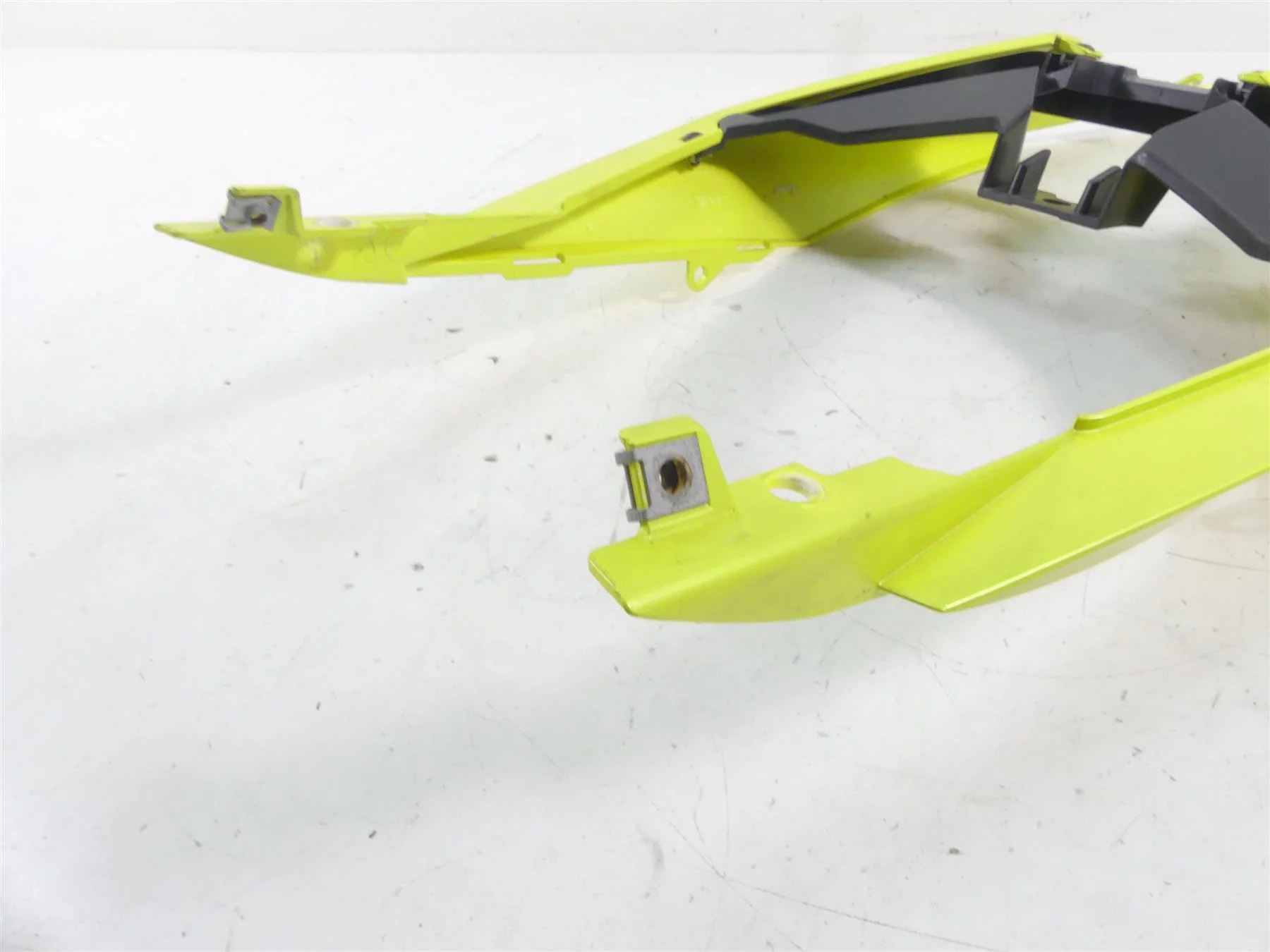 2021 Aprilia RS 660 Rear Left Right Yellow Tail Cover Fairing Set 2B006648 - Image 9