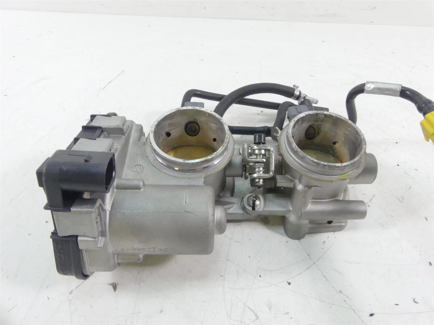2021 Aprilia RS 660 Throttle Body Bodies Fuel Injection Injector Set 1A019430 - Image 3
