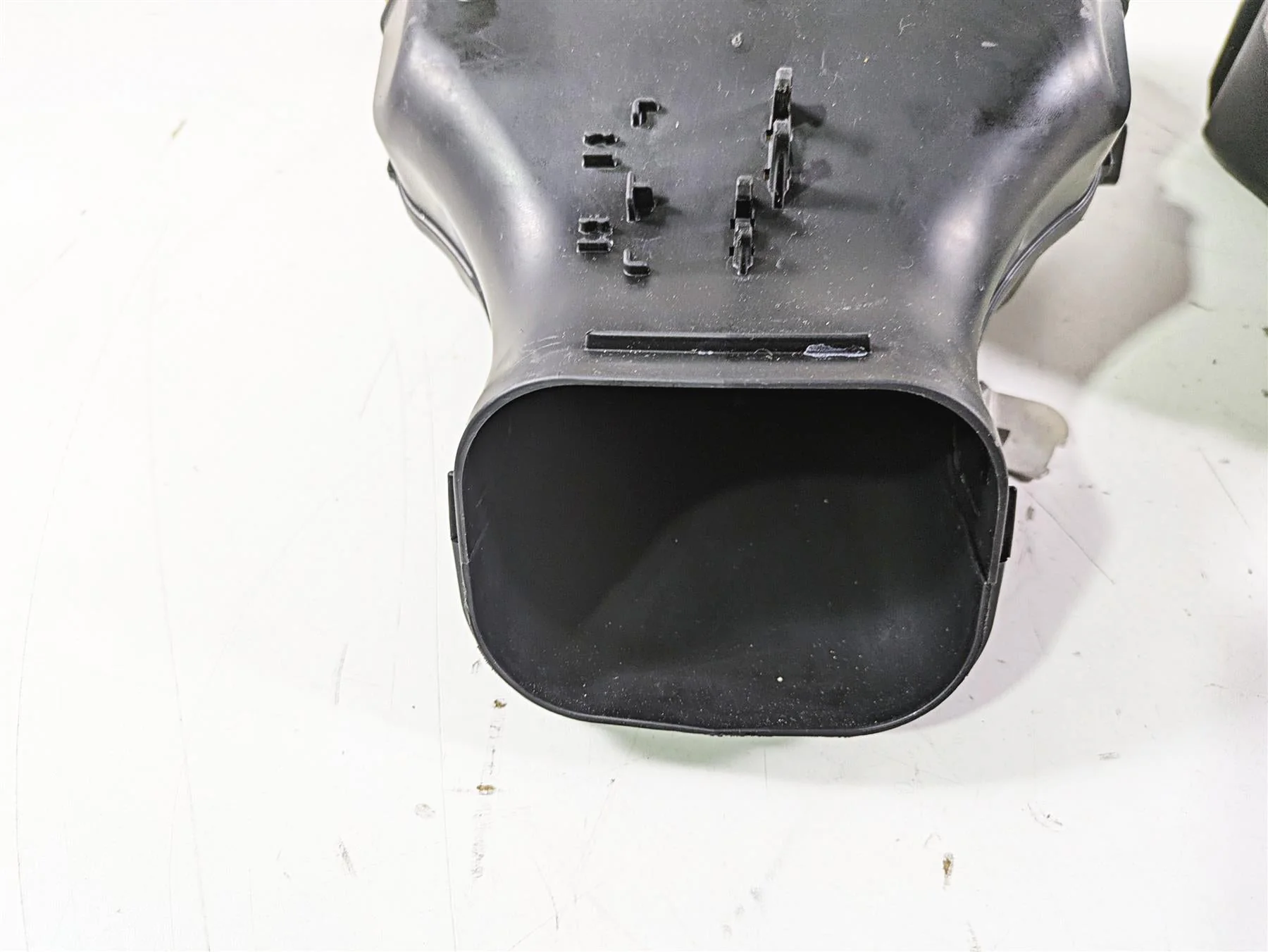 2021 Aprilia RS660 Air Filter Cleaner Breather Box U 2B006527 L 2B006529 - Image 6