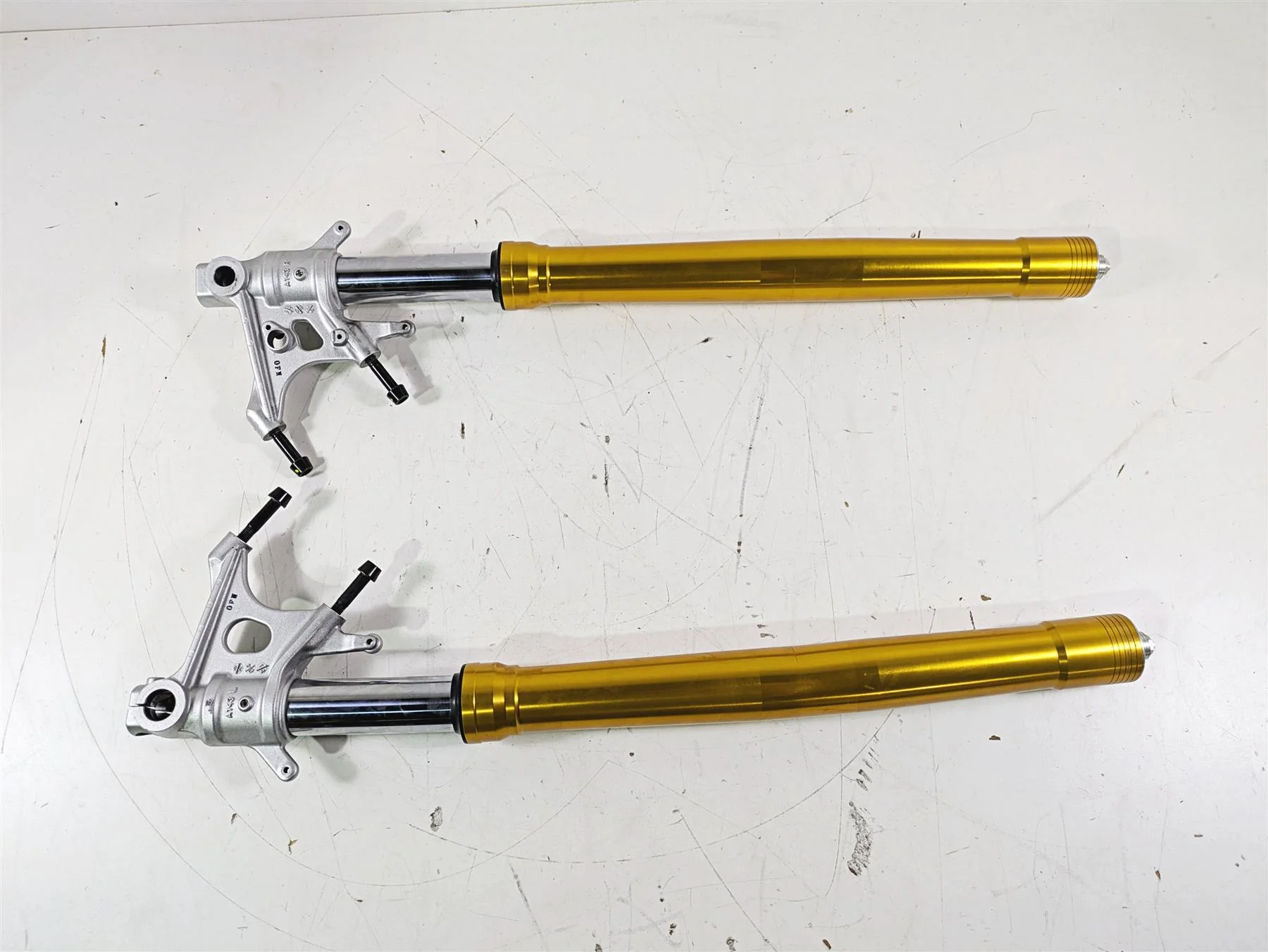 2021 Aprilia RS660 Bent Front Forks Leg Set R 2B006359 L 2B006360 - Image 2
