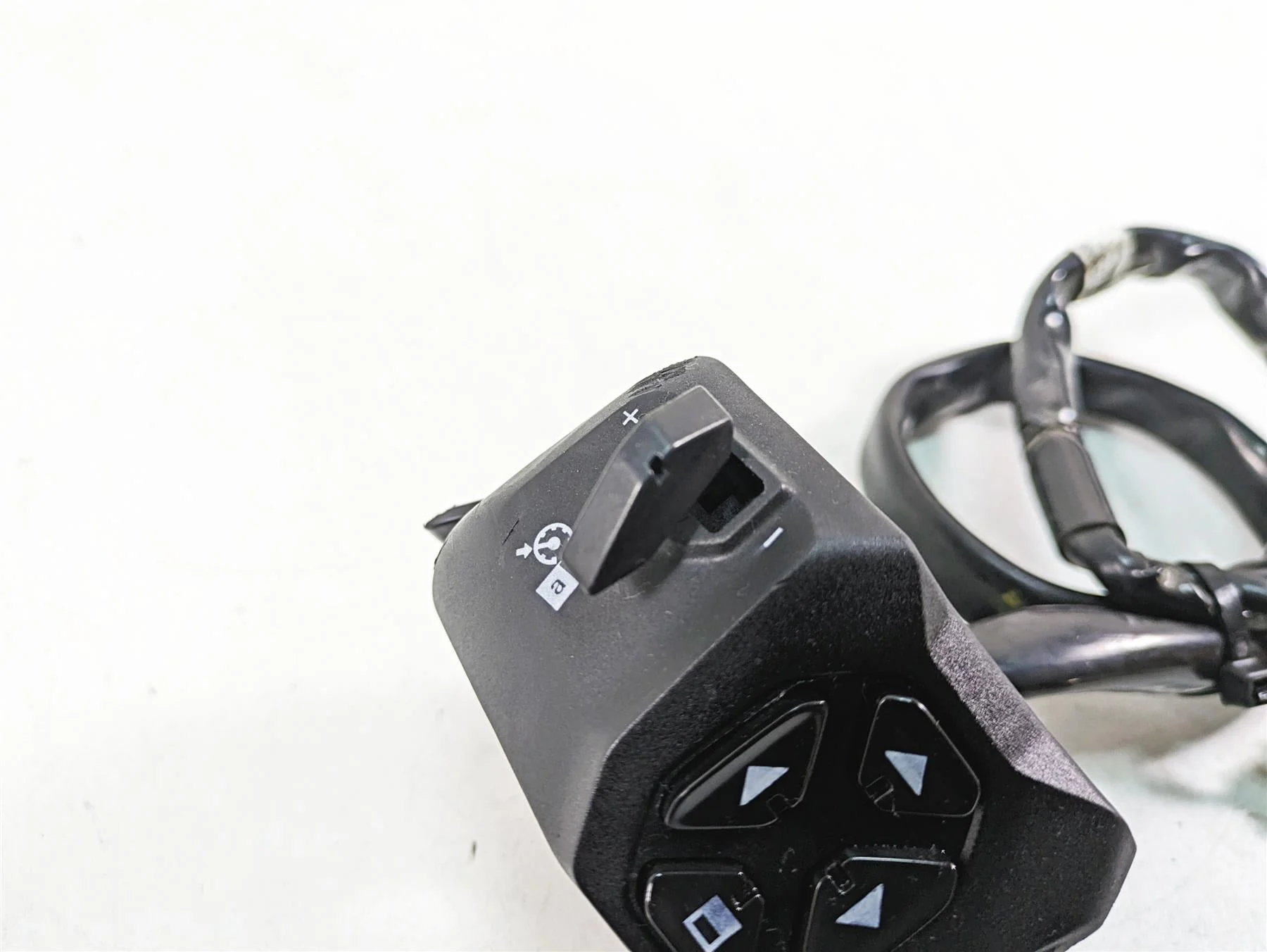 2021 Aprilia RS660 Left Hand Turn Signal Menu Cruise Control Switch 2D000548 - Image 7