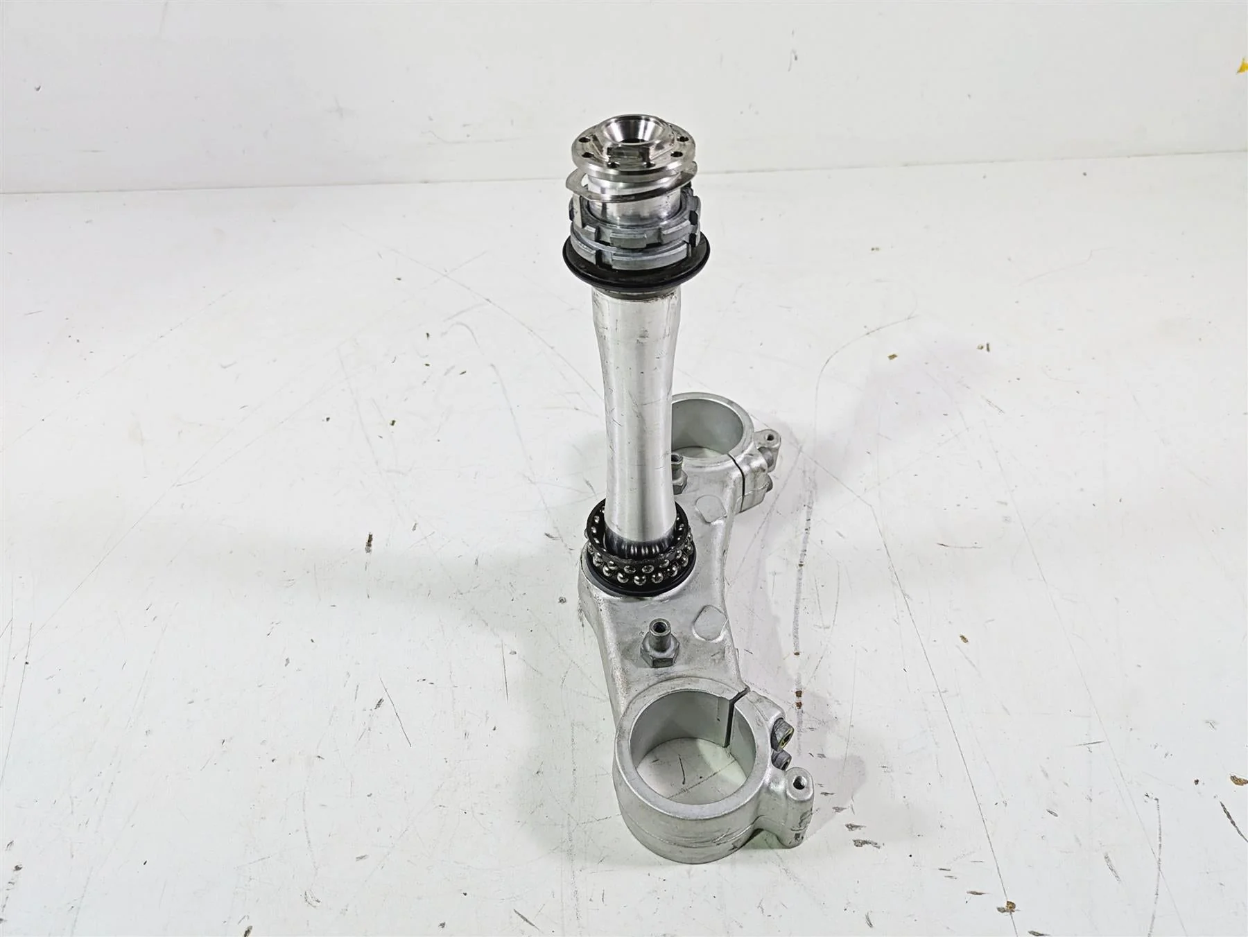2021 Aprilia RS660 Lower Triple Tree Steering Clamp 2B005255 - Image 2