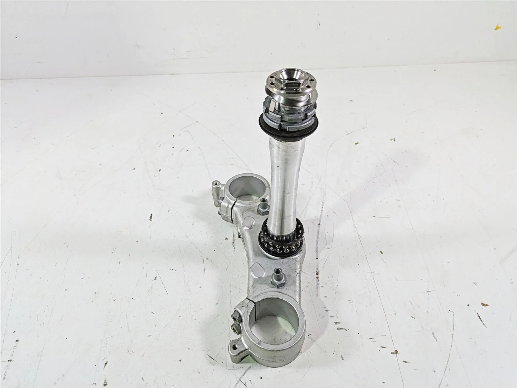 2021 Aprilia RS660 Lower Triple Tree Steering Clamp 2B005255 - Image 4