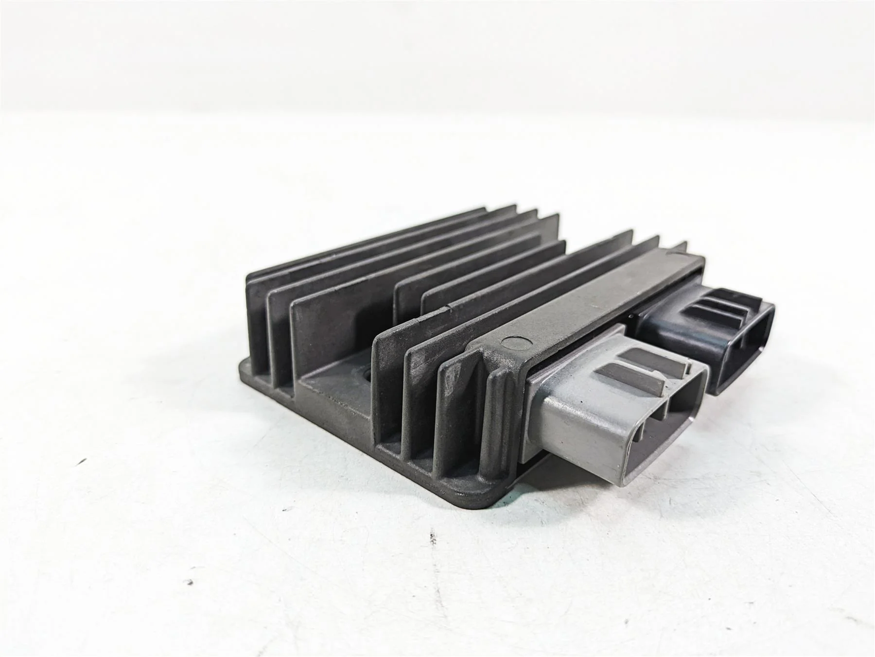 2021 Aprilia RS660 Rectifier Voltage Regulator SH870AA 1A012332 - Image 10