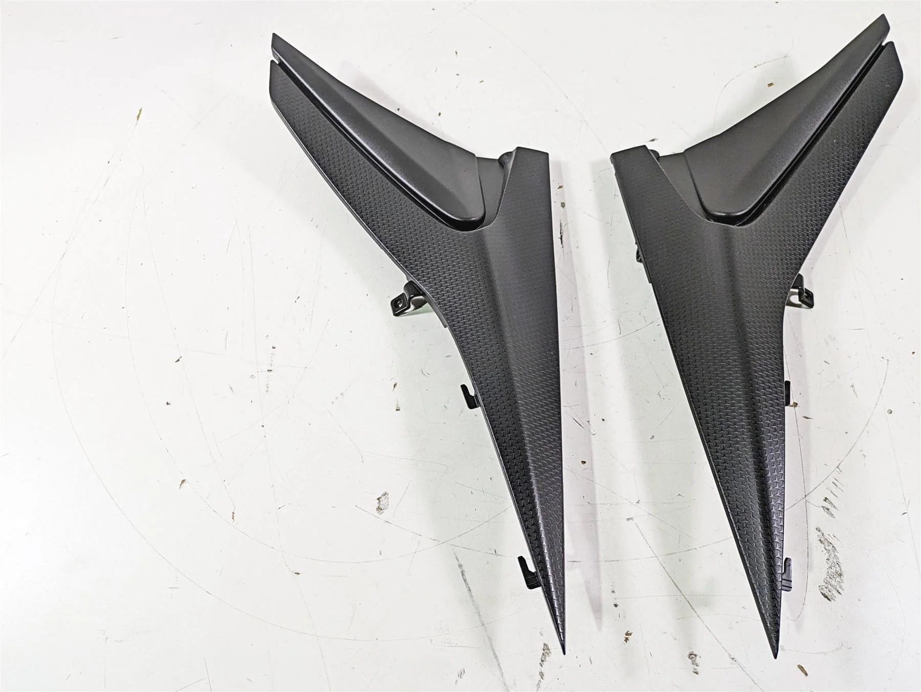 2021 Aprilia RS660 Under Seat Infill Cover Fairings 2B006645 L 2B006646 - Image 6