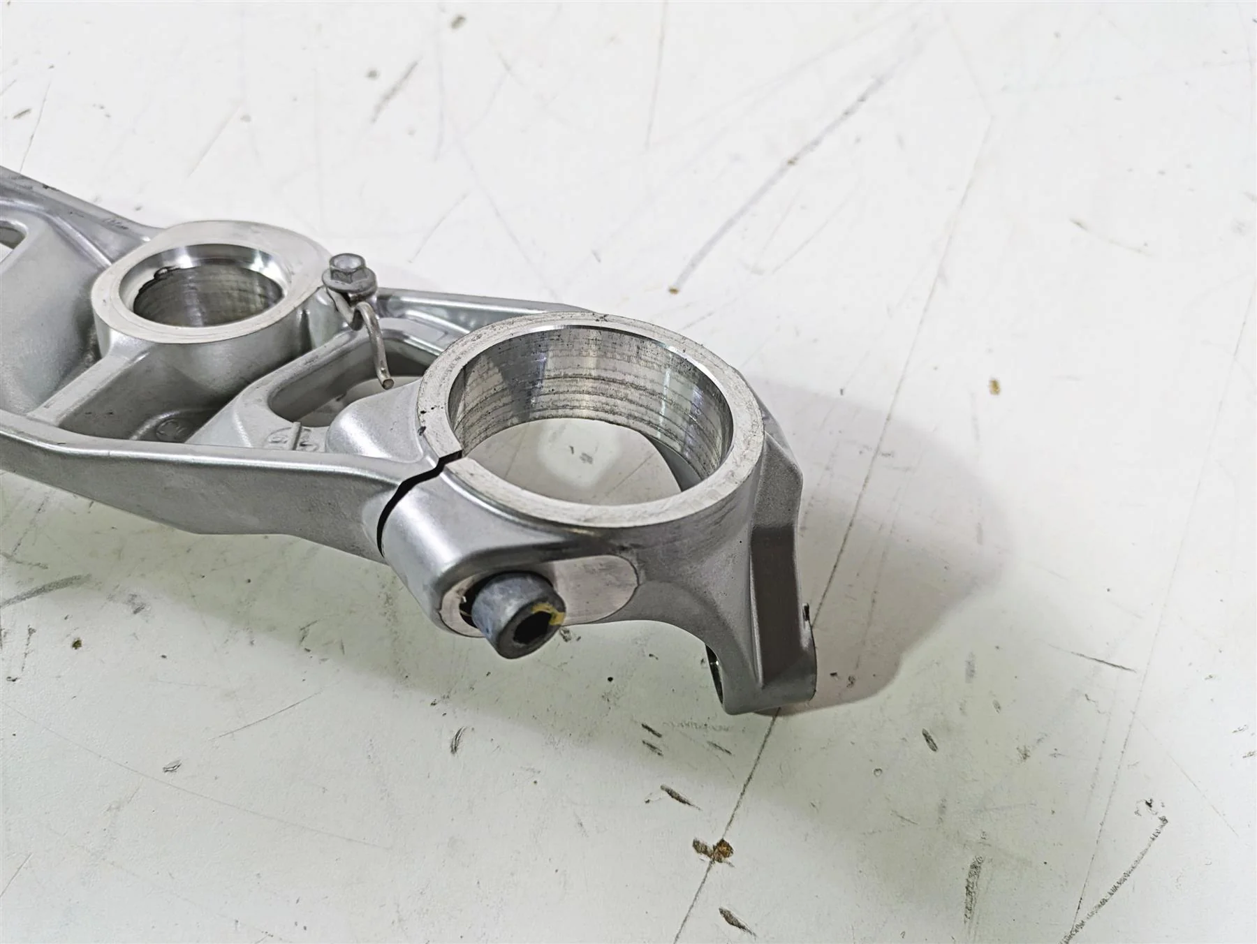 2021 Aprilia RS660 Upper Triple Tree Steering Clamp 2B005253 - Image 10