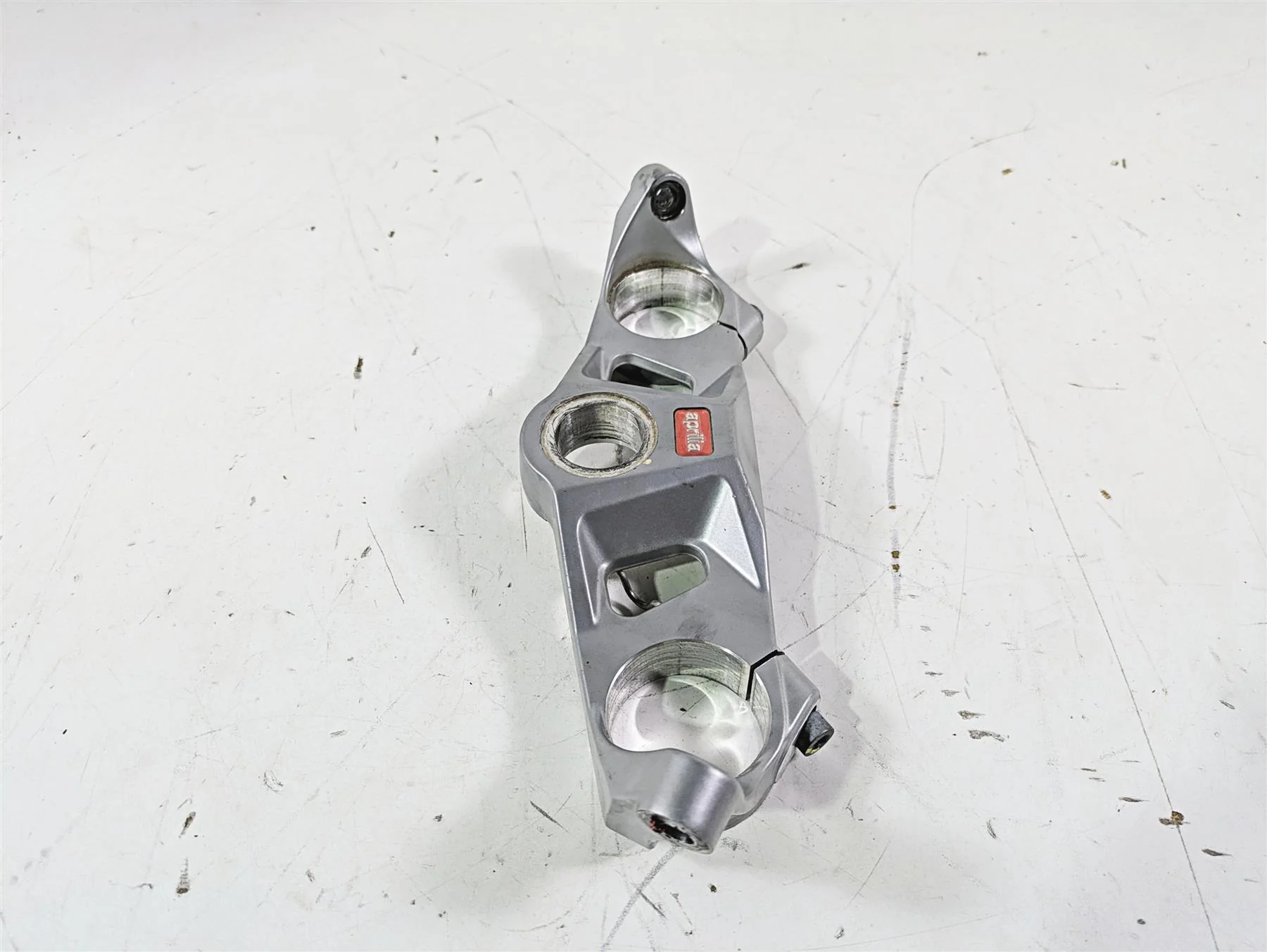 2021 Aprilia RS660 Upper Triple Tree Steering Clamp 2B005253 - Image 2